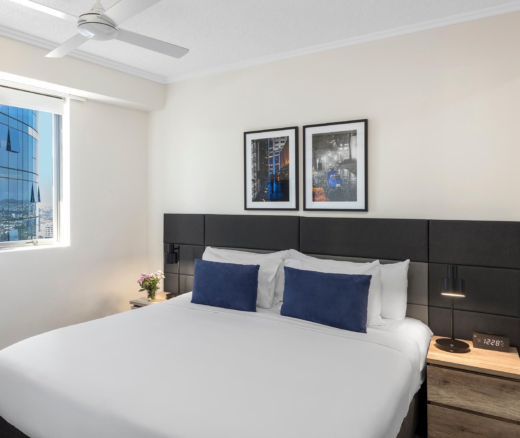 Executive One-Bedroom Apartment, No Housekeeping