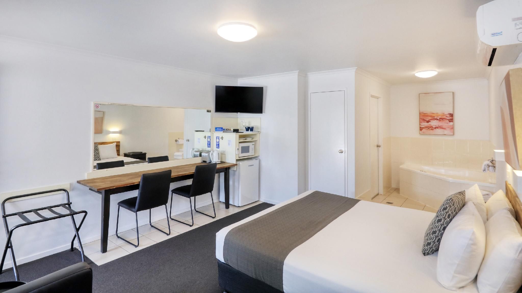 Deluxe King Room with Spa