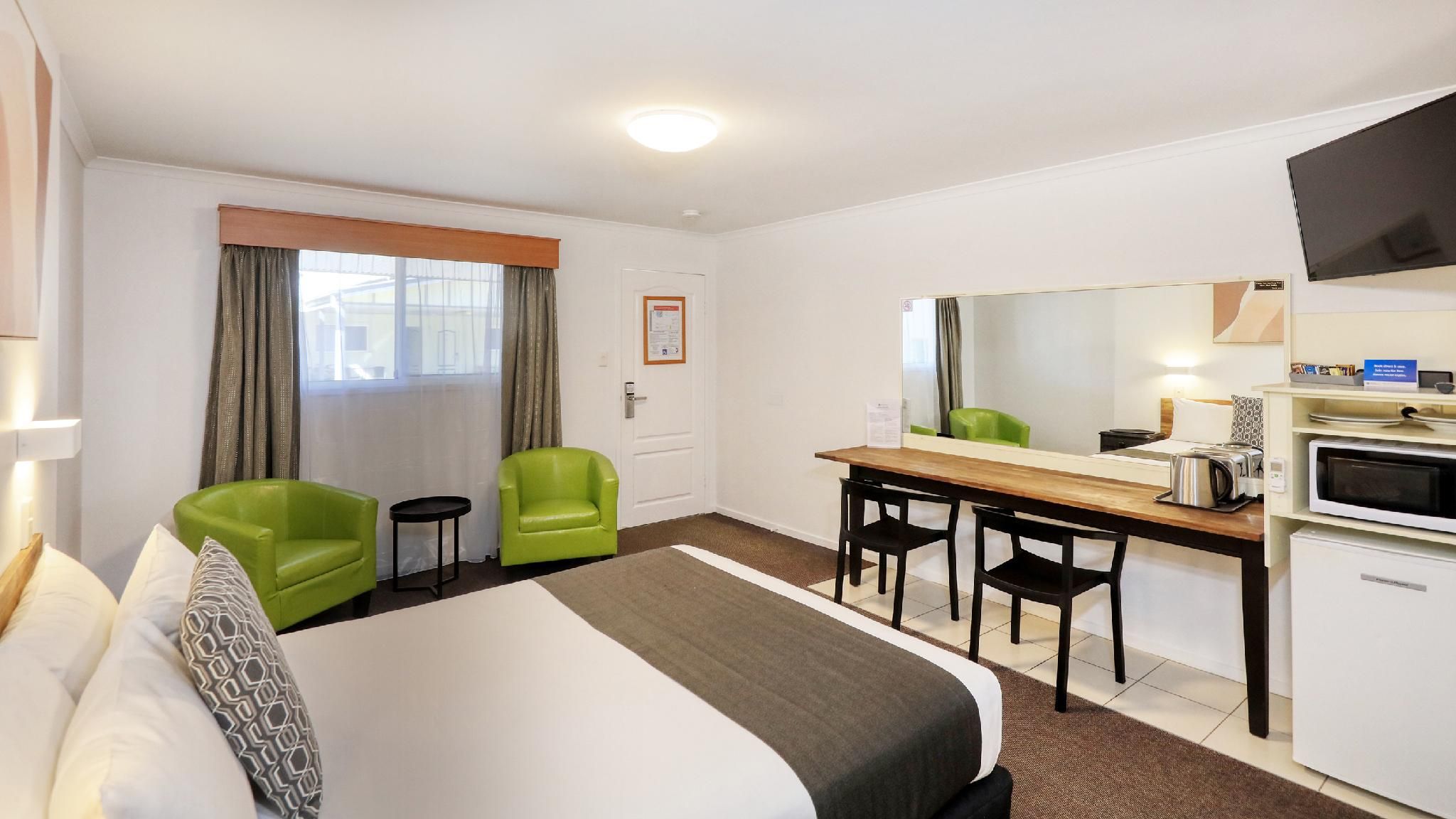 Deluxe Queen Room