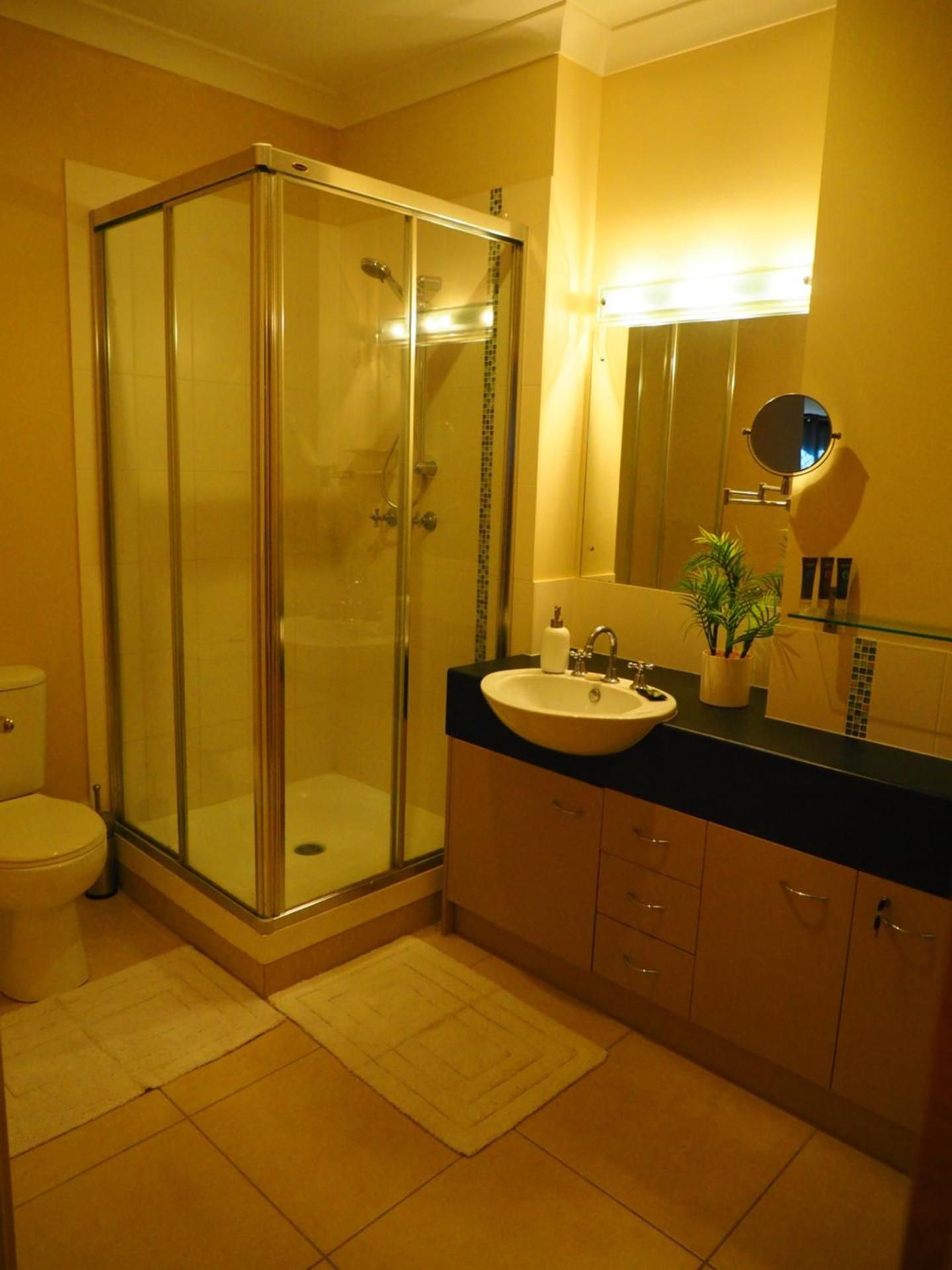Deluxe Queen Suite