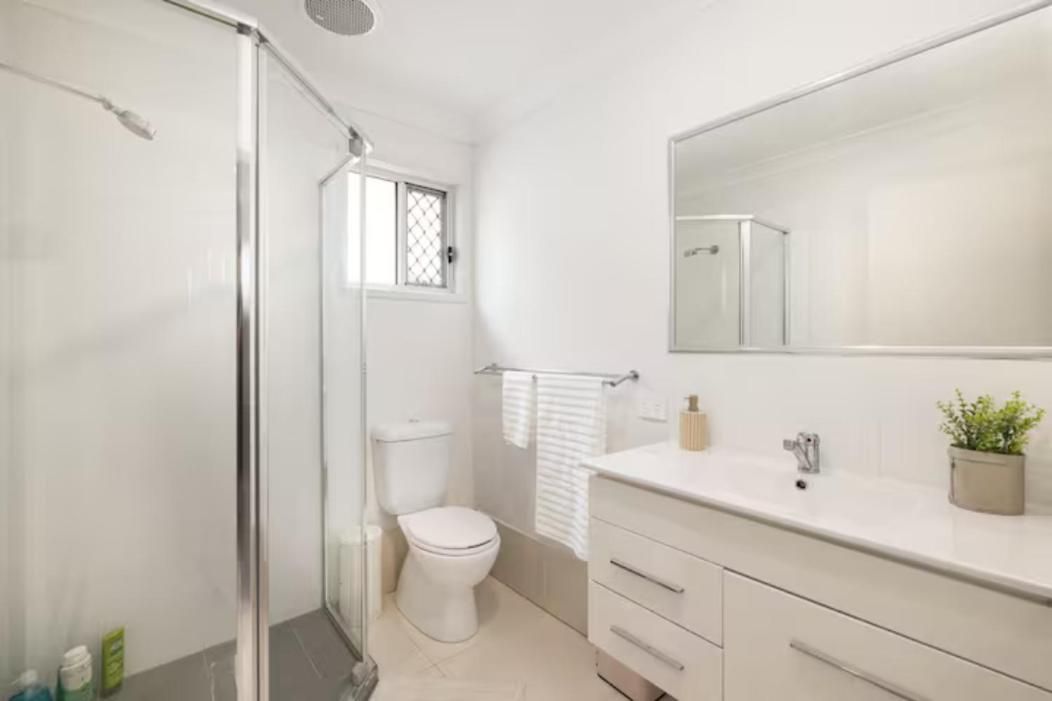 One-Bedroom Deluxe Apartment