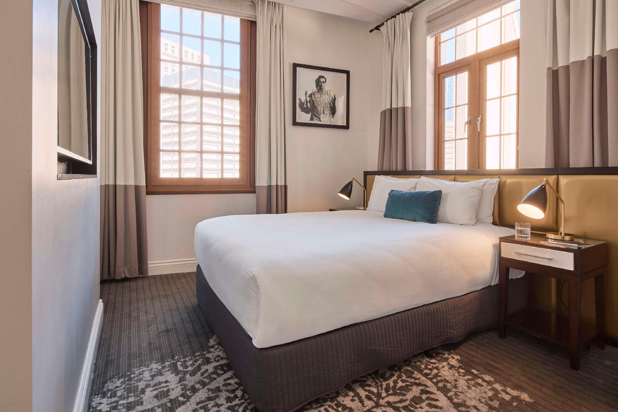 The Inchcolm by Ode Hotels Large Heritage Suite 2