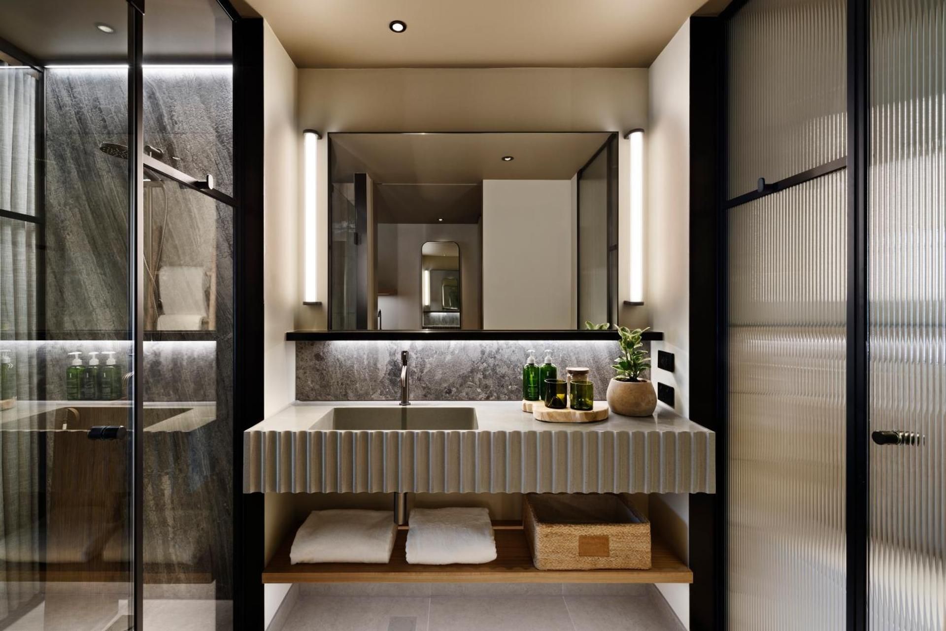 1 Hotel Melbourne River Reserve King 3