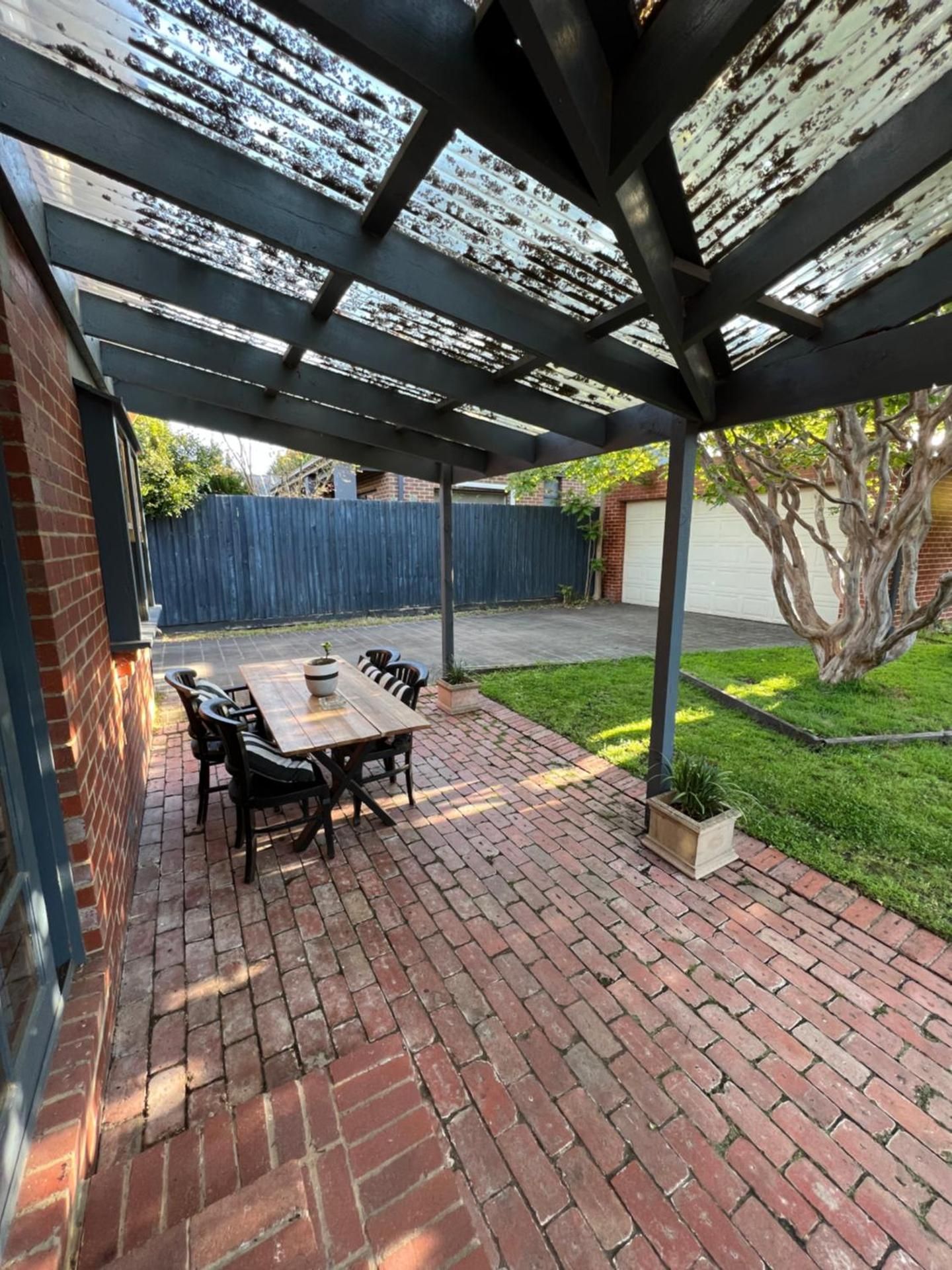 Spacious Private Rooms in Mckinnon 3 min to Train Station, Cafes and close to Monash Uni