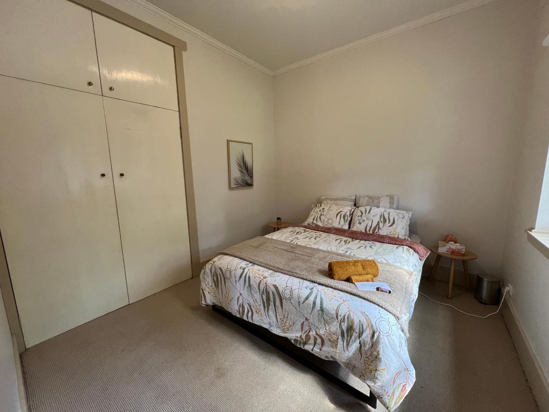 Spacious Private Rooms in Mckinnon 3 min to Train Station, Cafes and close to Monash Uni Double Room with Shared Bathroom 2