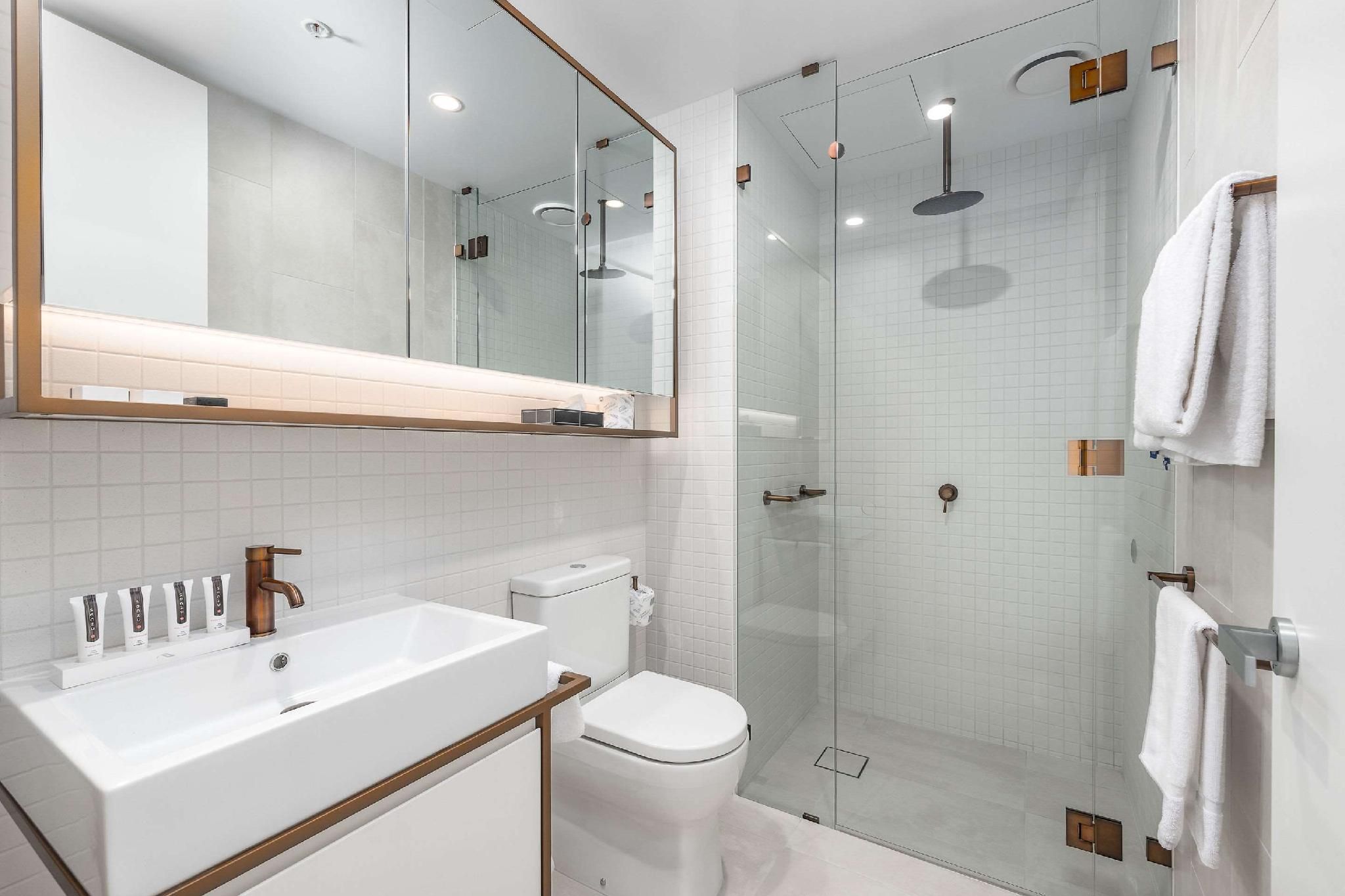 1 King Bed, 1 Queen Bed, Suite, Nonsmoking