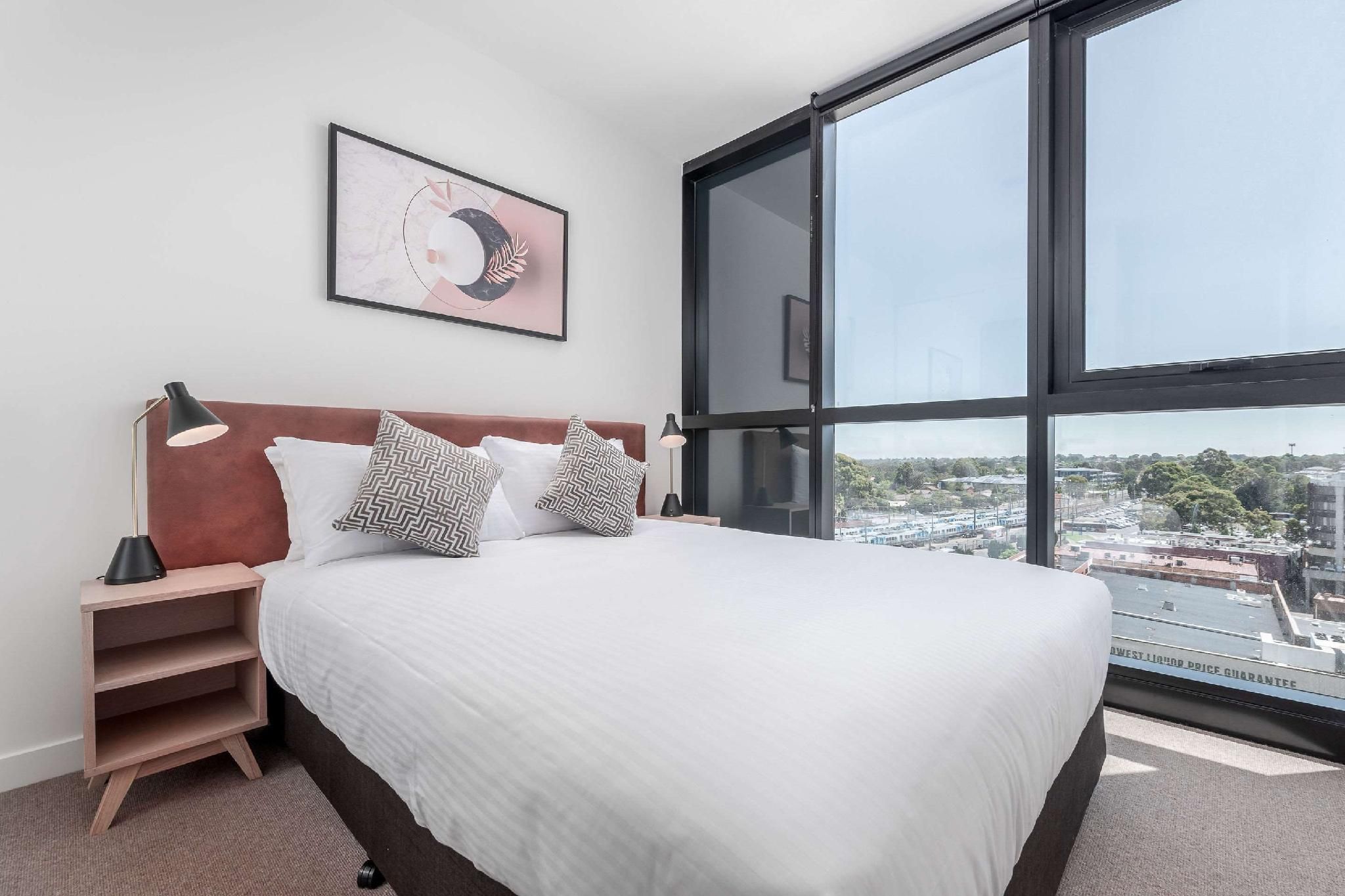 1 King Bed, 1 Queen Bed, Suite, Nonsmoking, Upgrade