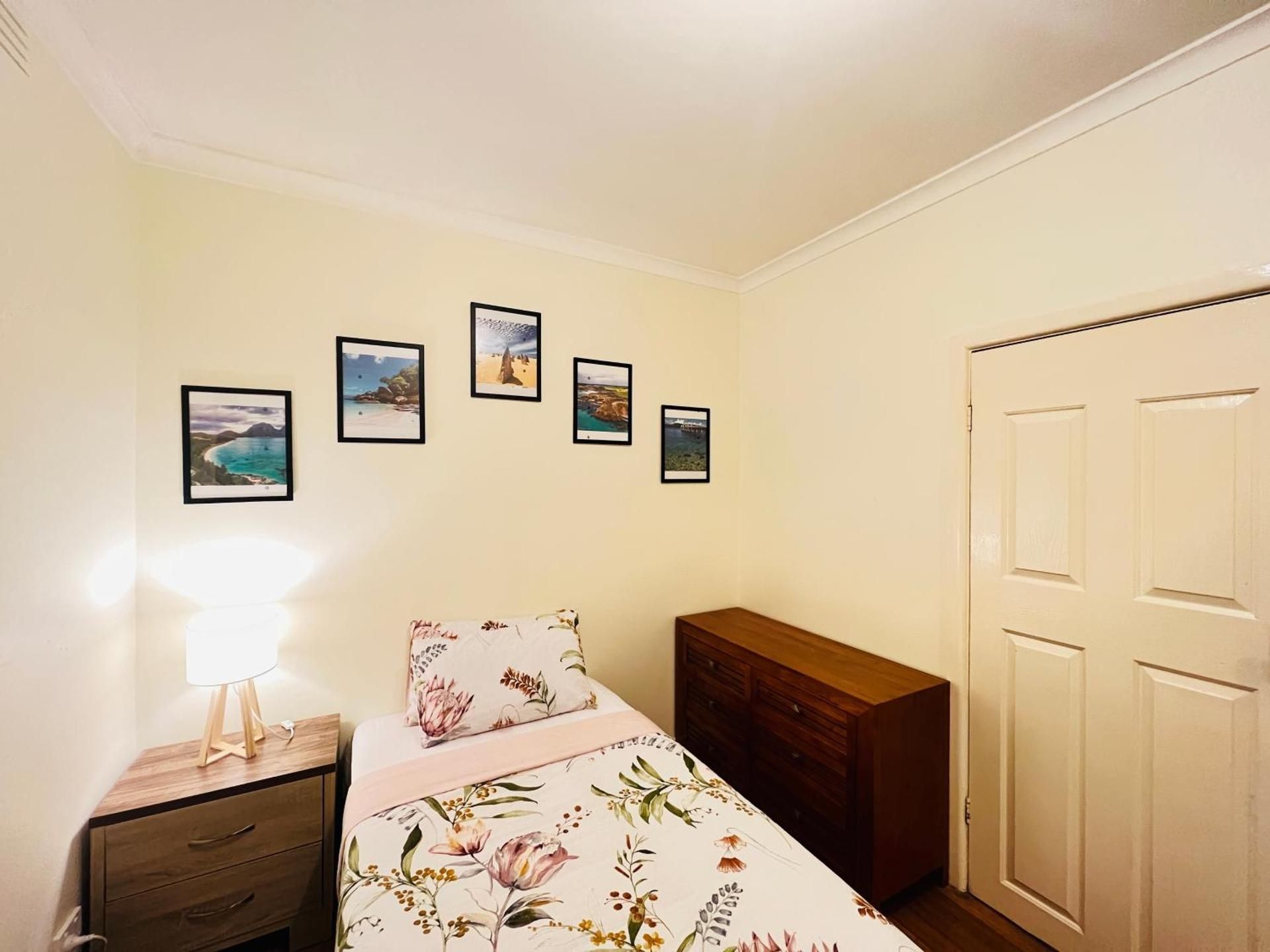 Single Room with Shared Bathroom