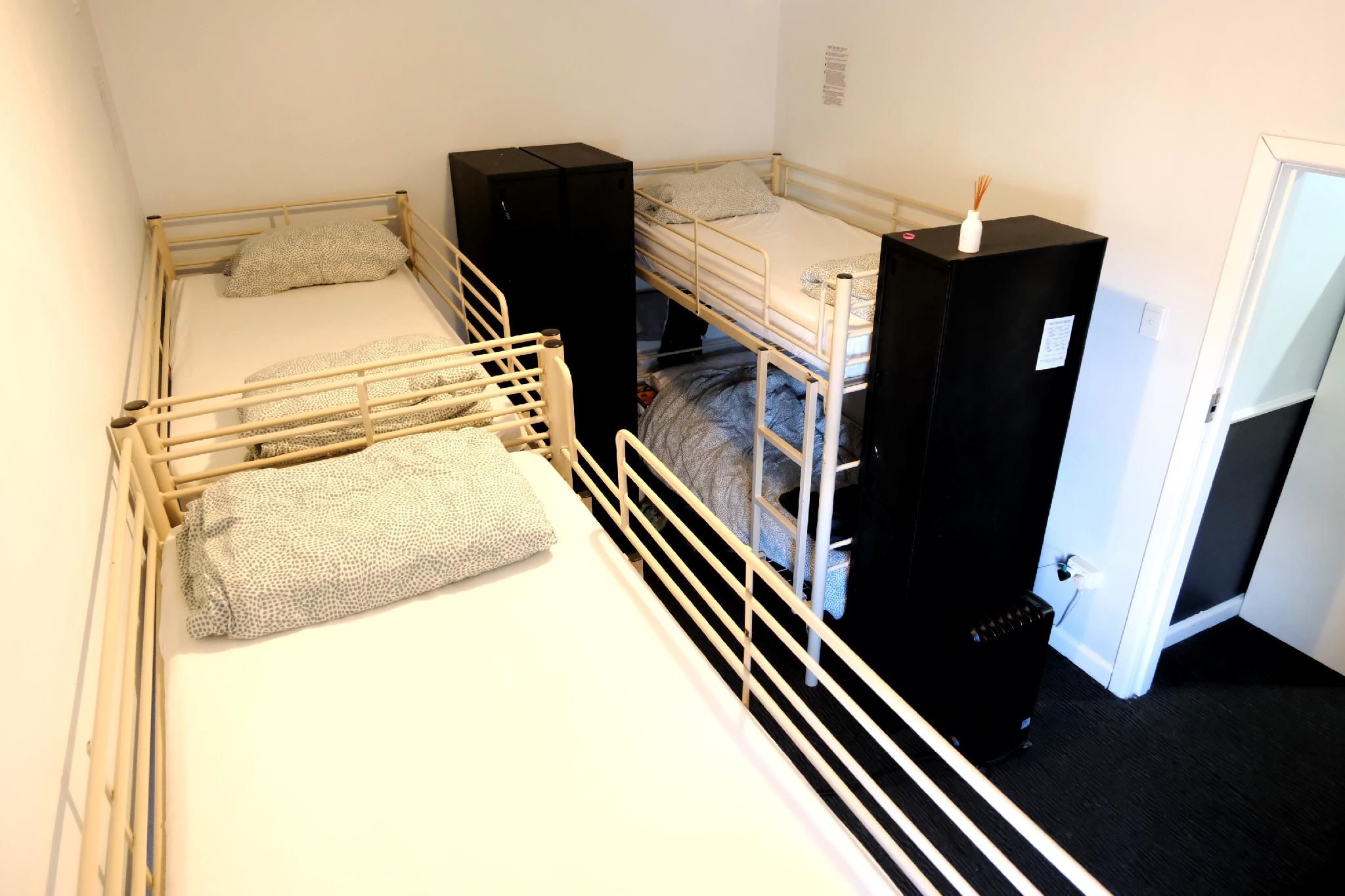 Bed in 6-Bed Female Dormitory Room - Shared Bathroom