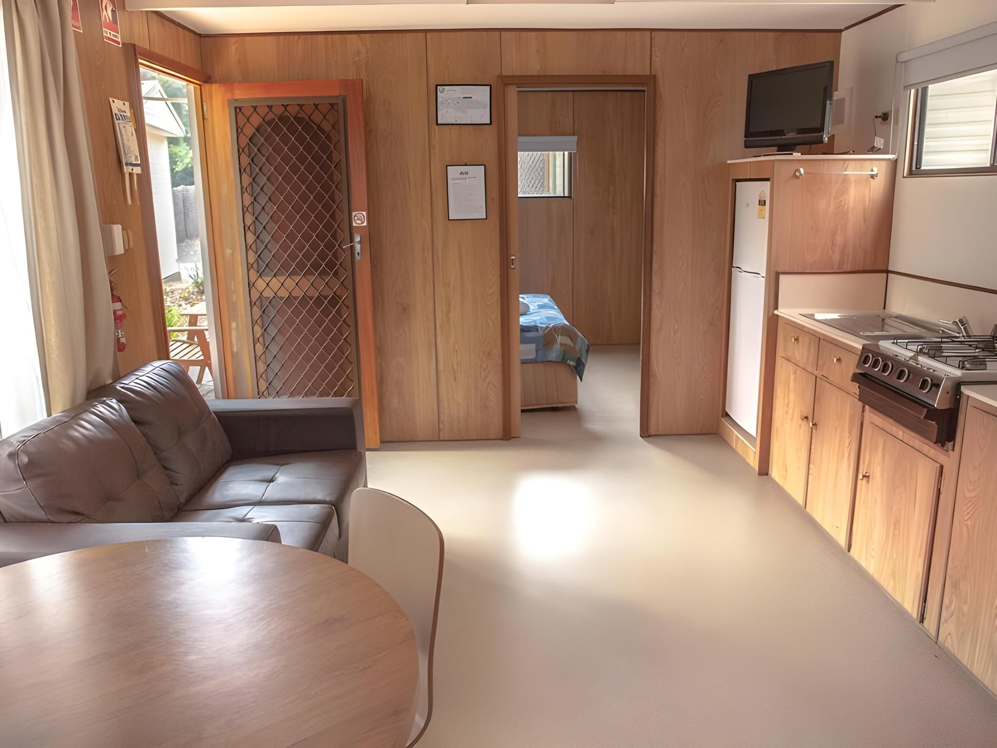 Crystal Brook Tourist Park Hotel Standard Cabin 3