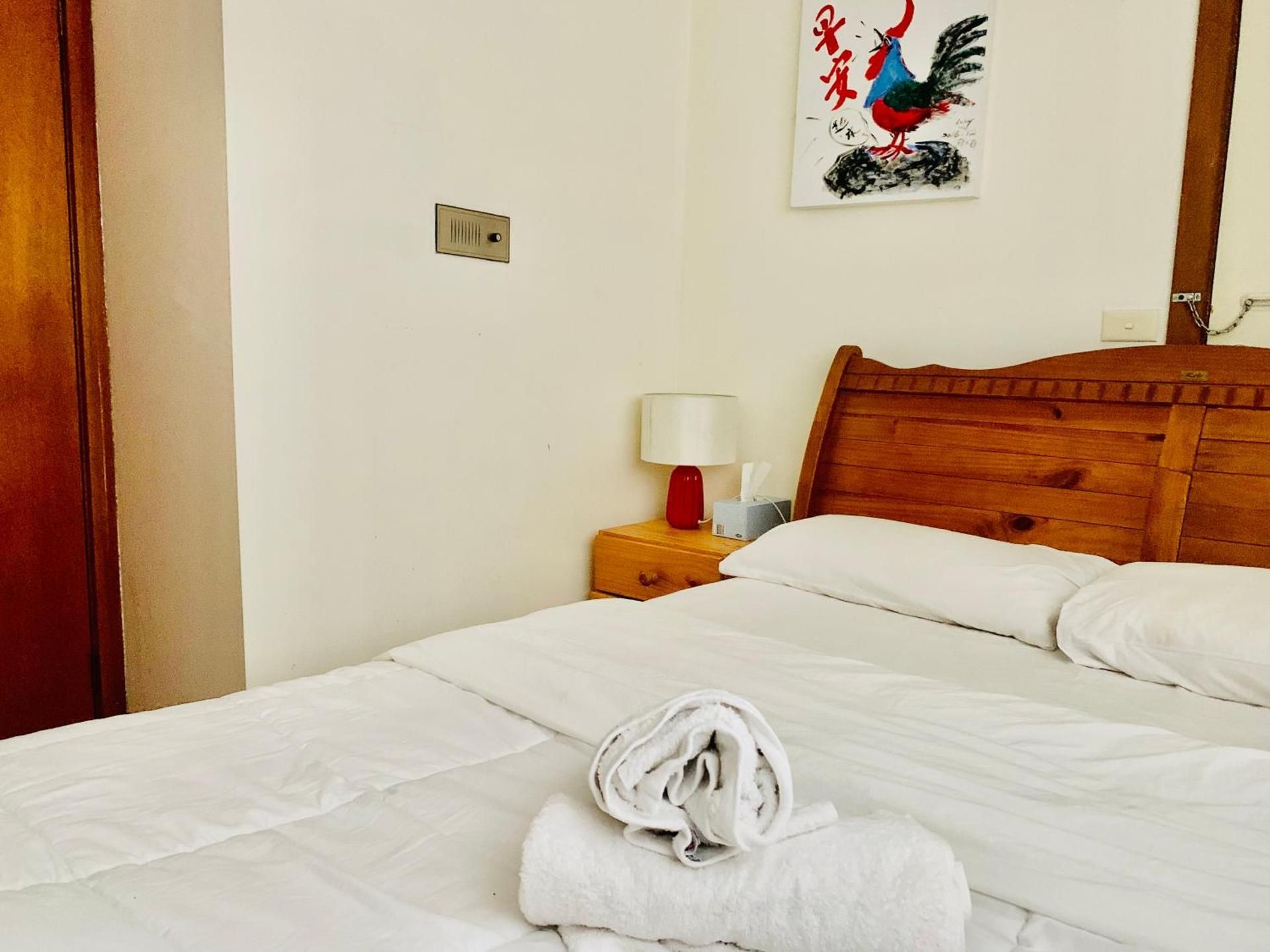 Single Room with Shared Bathroom