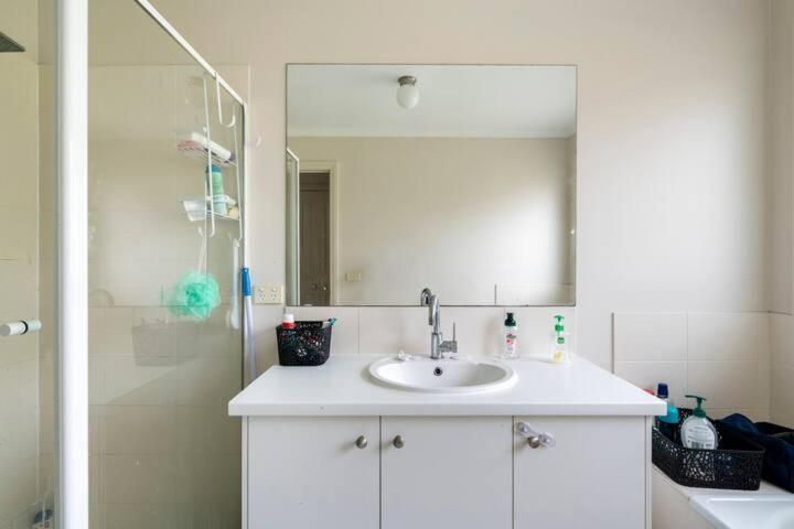 Deluxe Double Room (2 Adults + 1 Child)