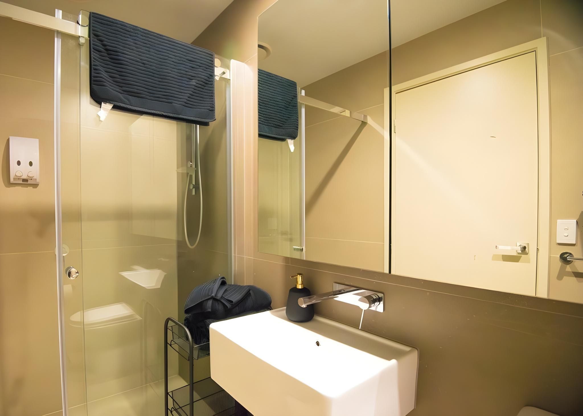 Deluxe 2-Bedroom Family Residence