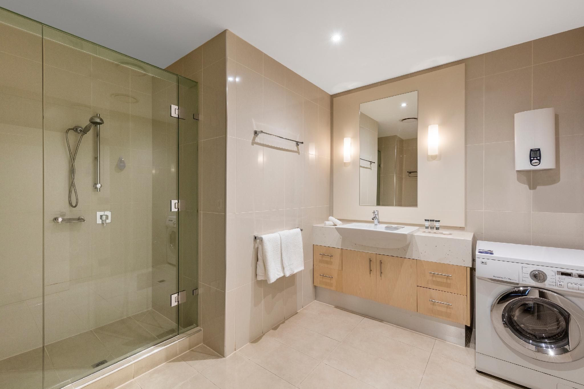 1-Bedroom High Floor Apartment