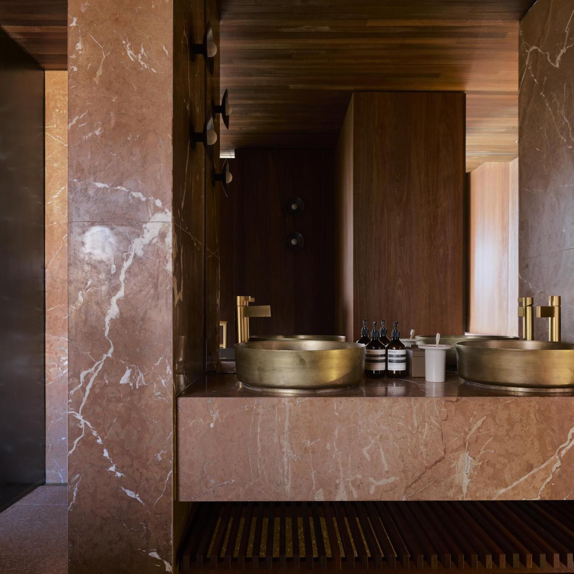 One-Bedroom Platinum Suite 