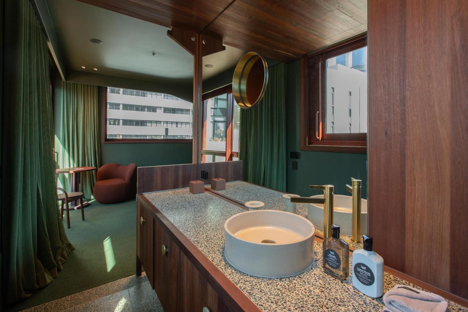 General Admission King With Balcony