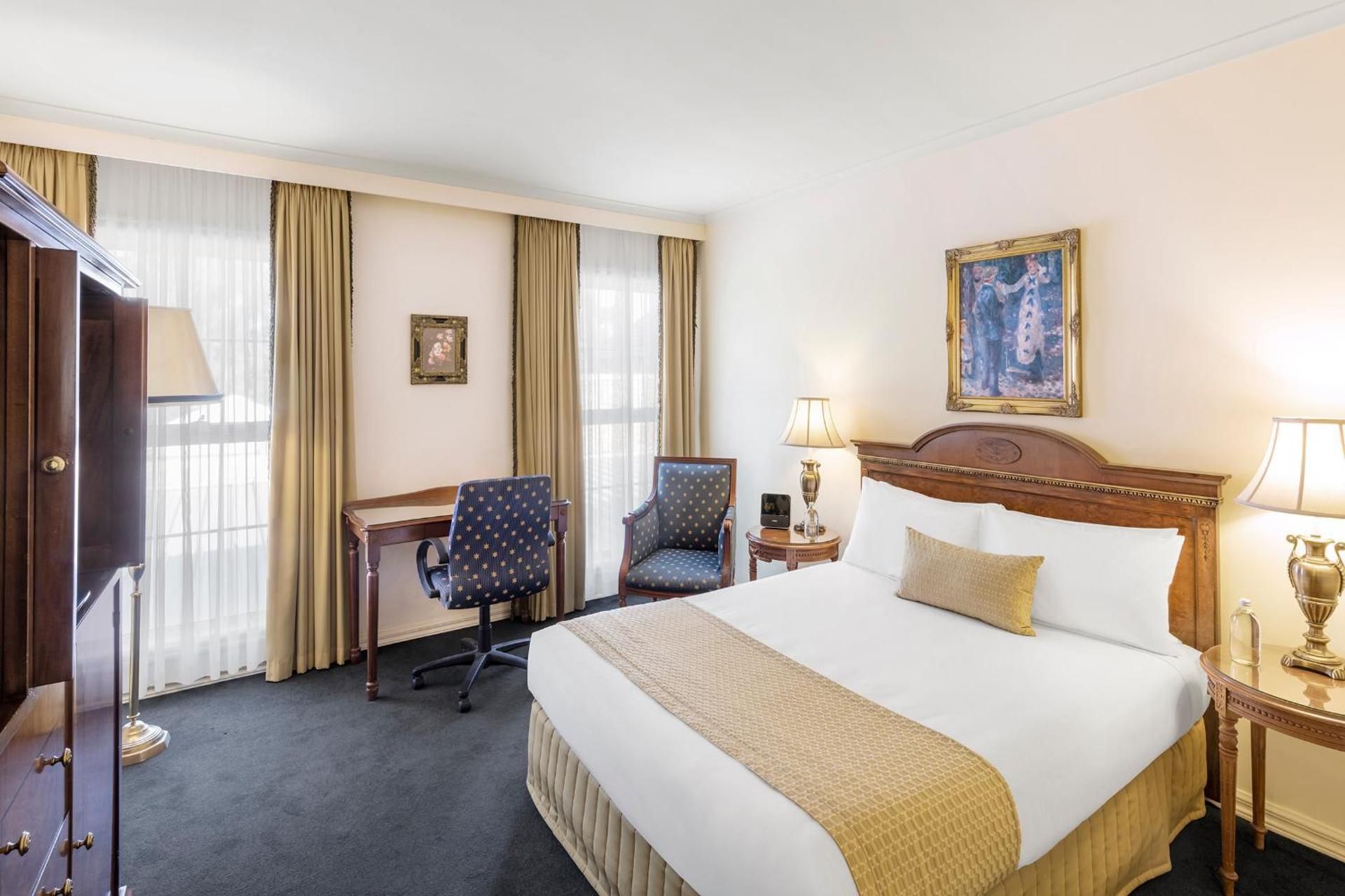 Standard Queen Room