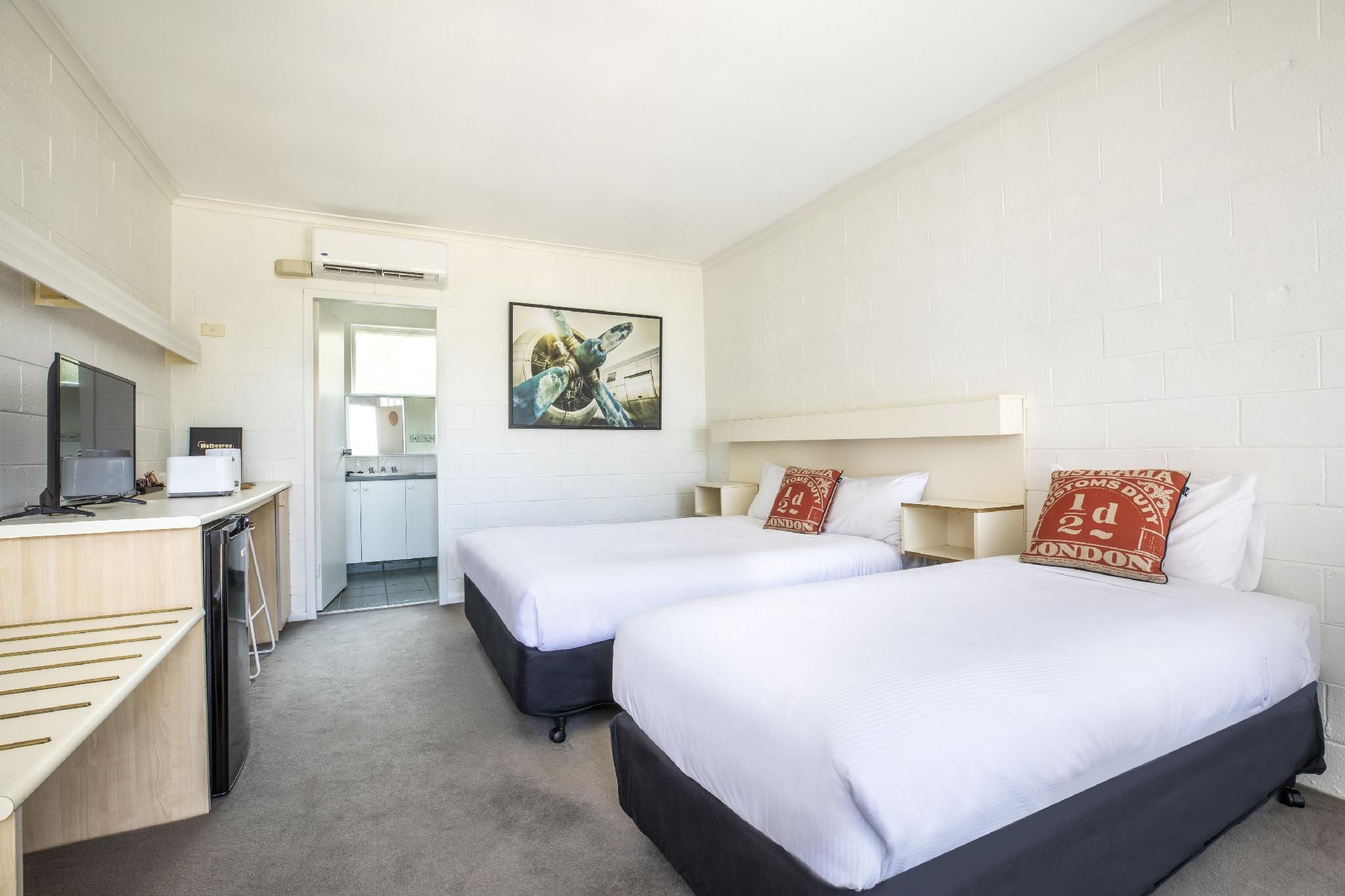 Standard Twin Room