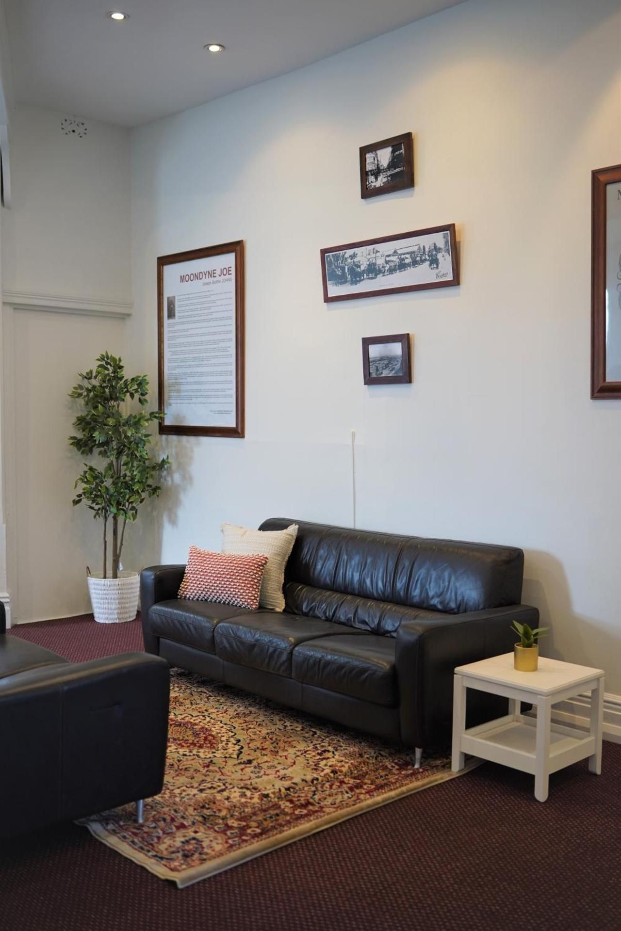 shared lounge/tv area