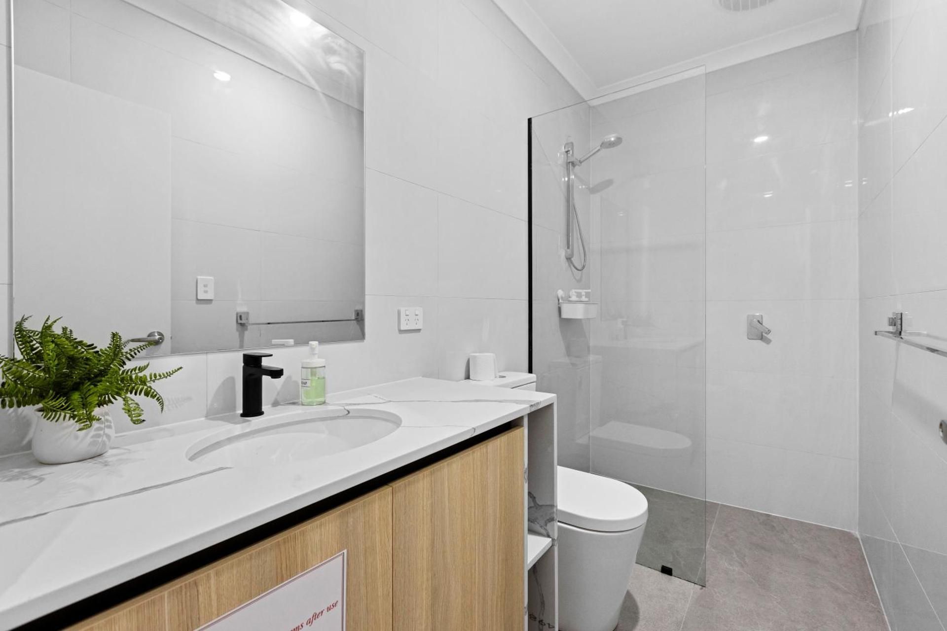 Single Room with Shared Bathroom