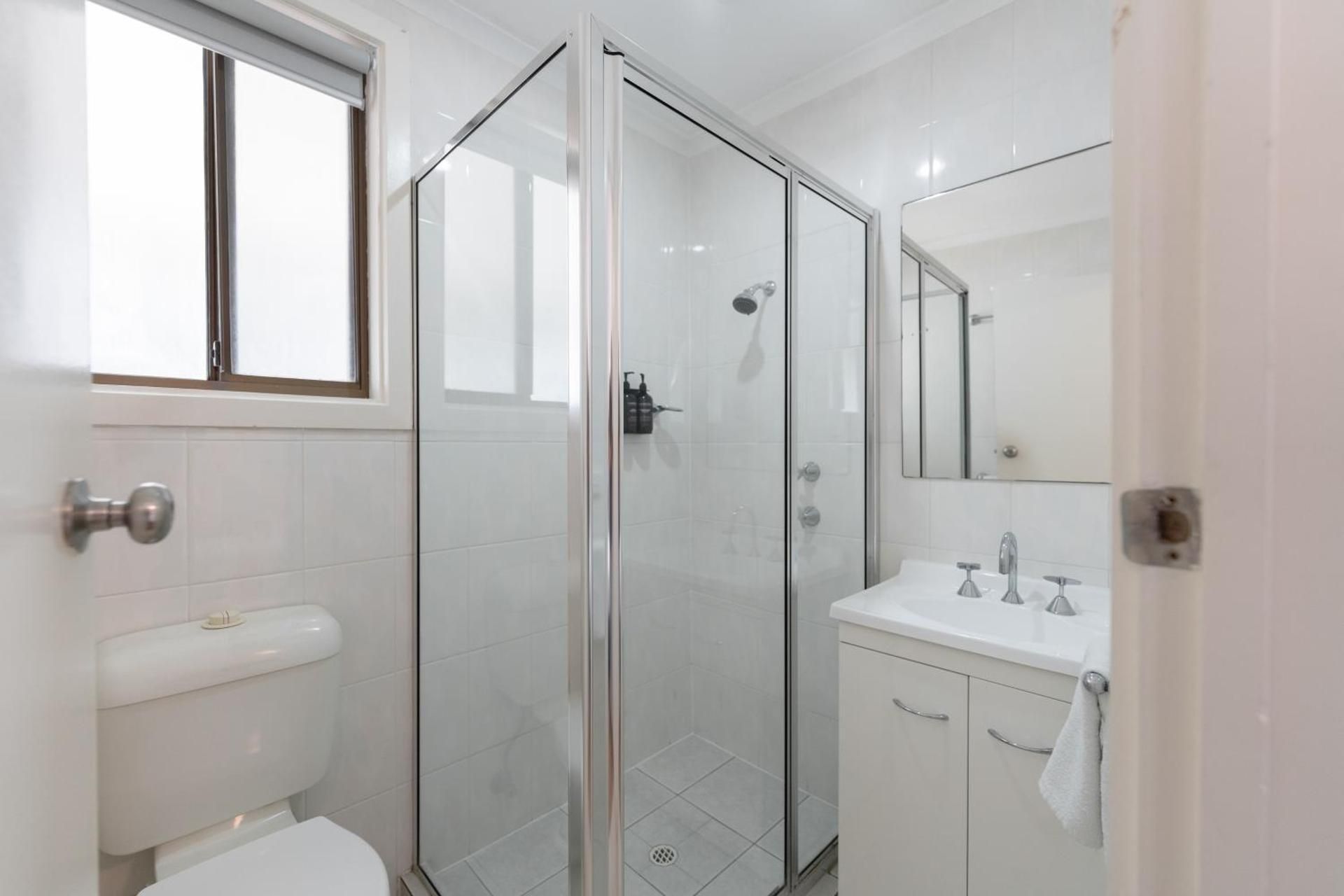 Cabin (Sleeps 4)
