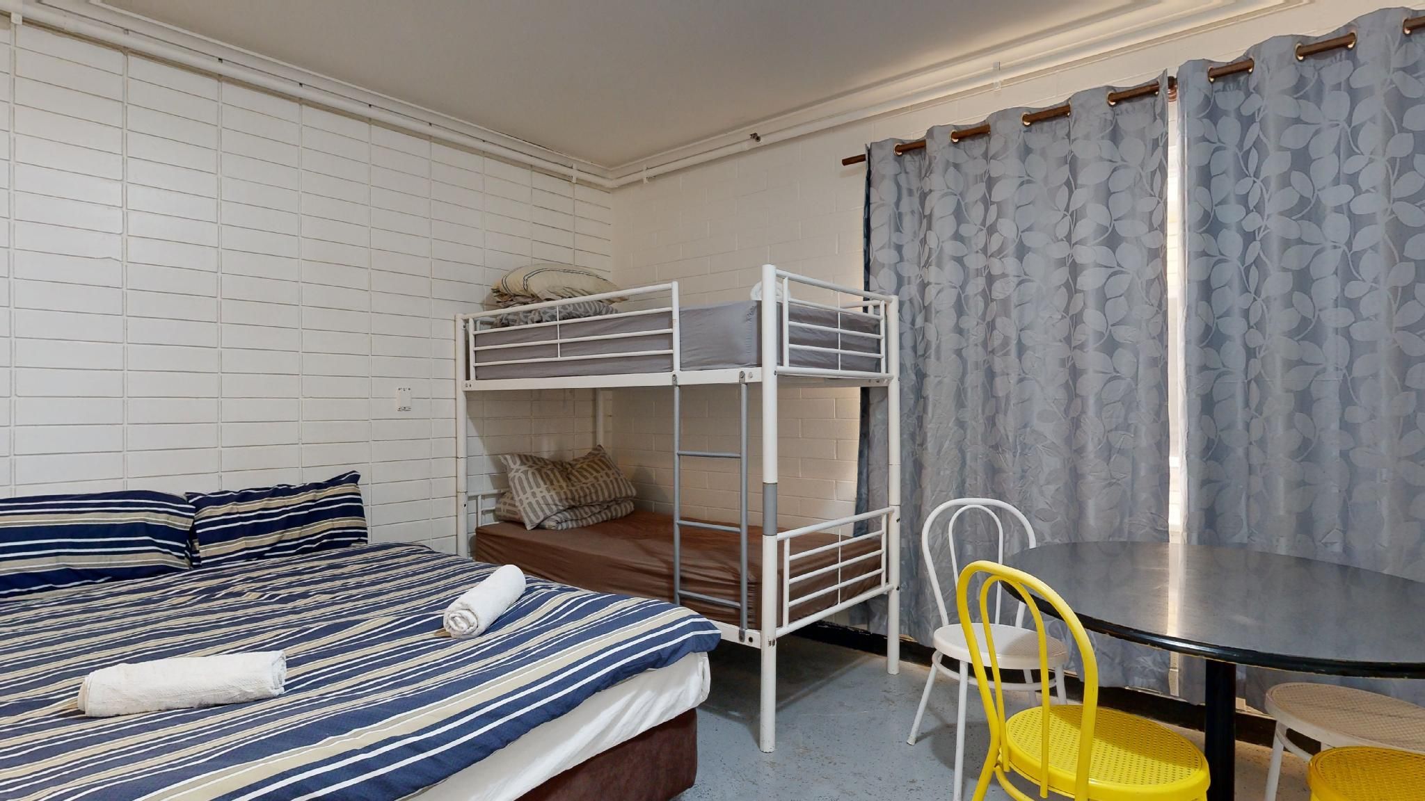 Adelaide Backpackers Hindley St 4 Person in 4-Bed Dormitory - Mixed