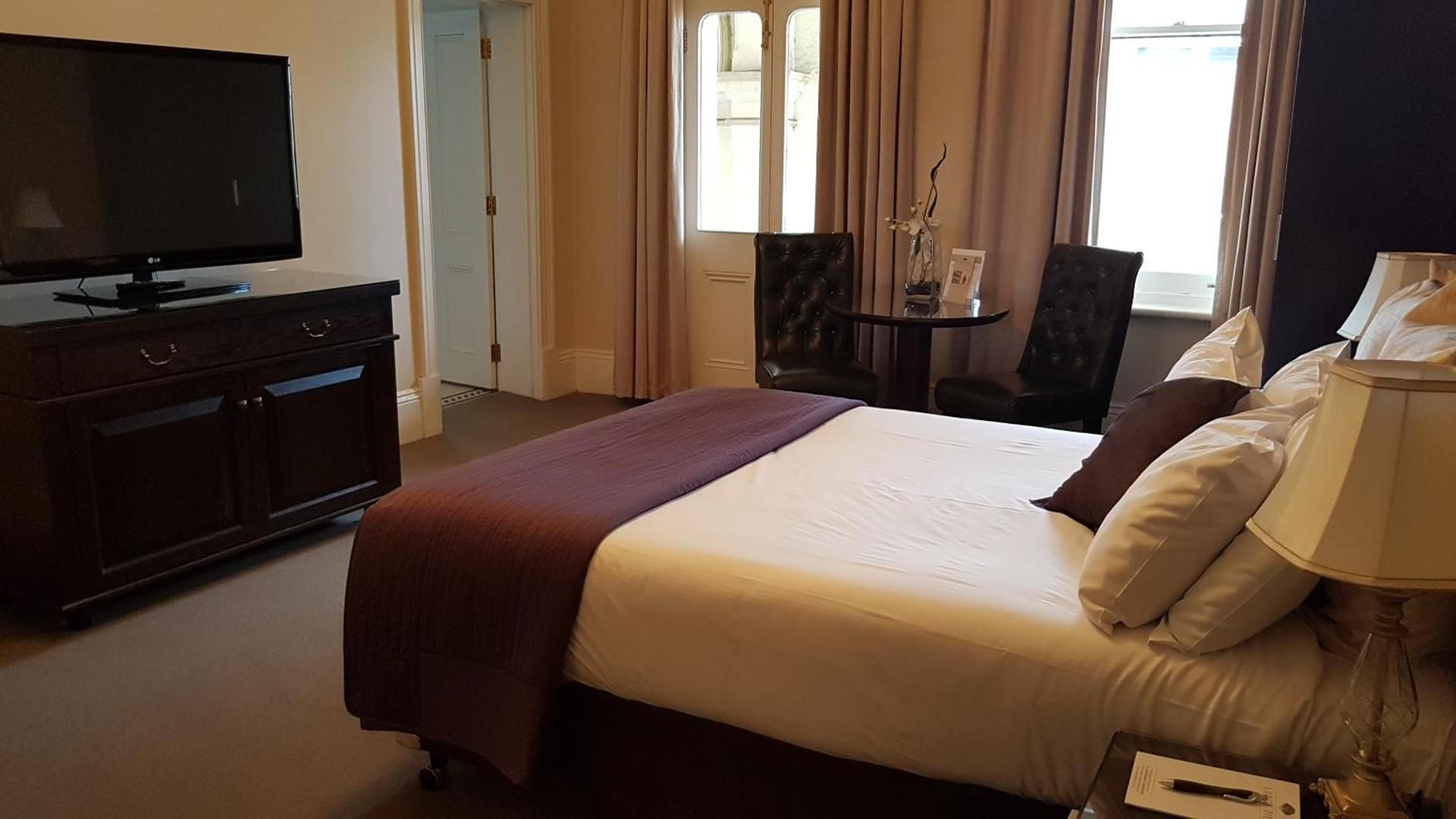 Deluxe Heritage Spa Room