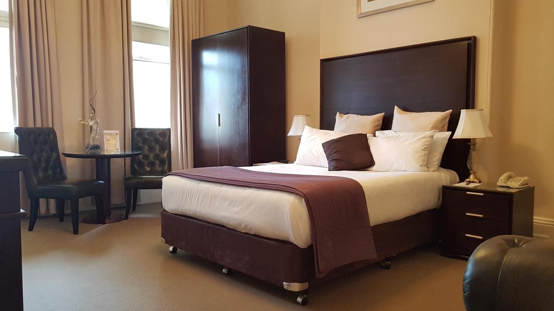 Deluxe Heritage Spa Room