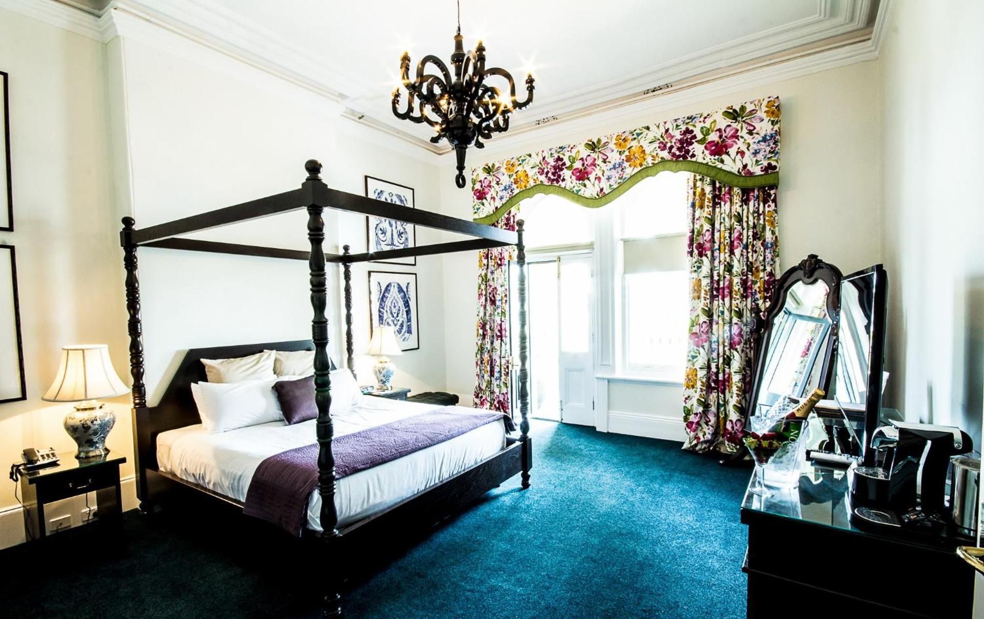 Executive Heritage Spa Suite