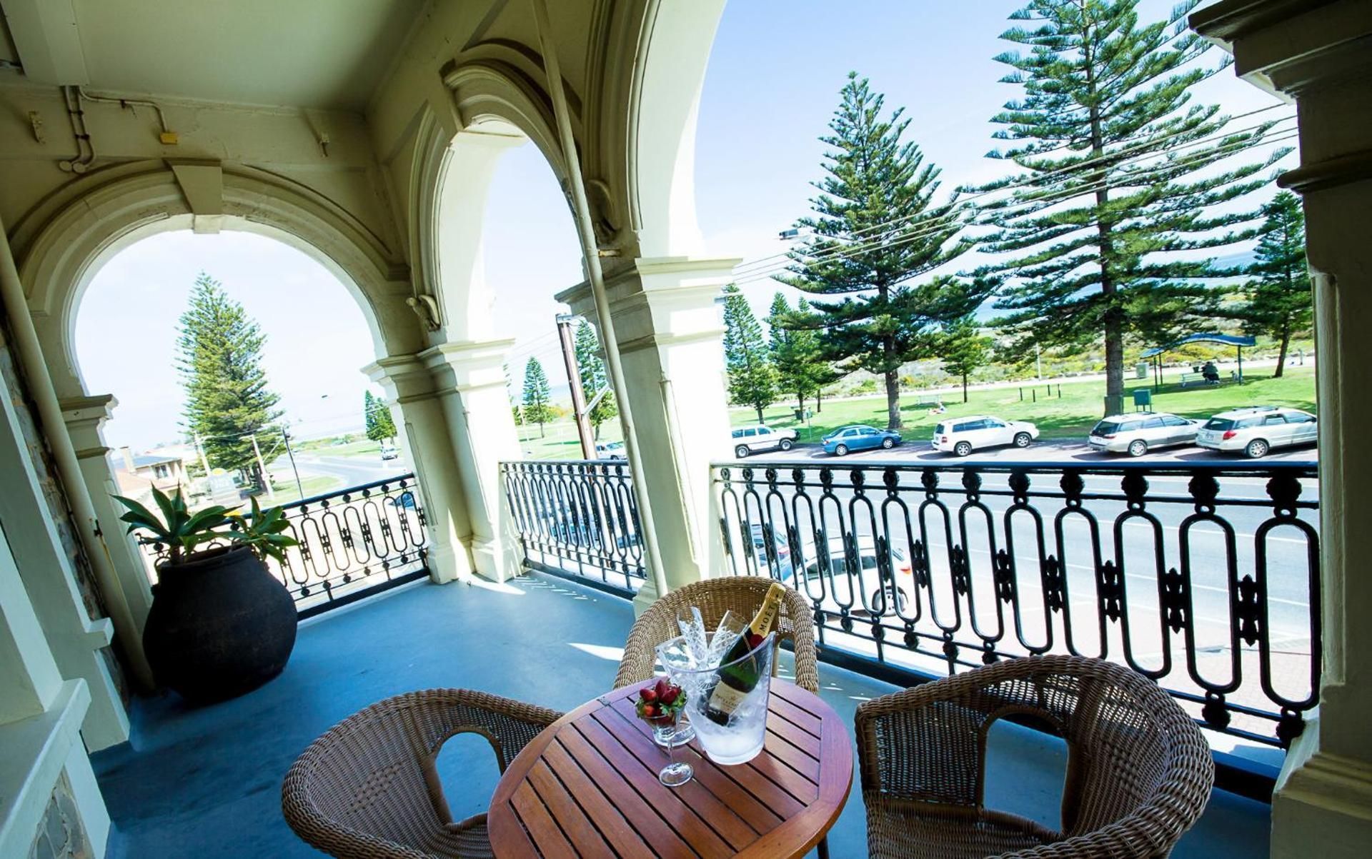 Executive Heritage Spa Suite