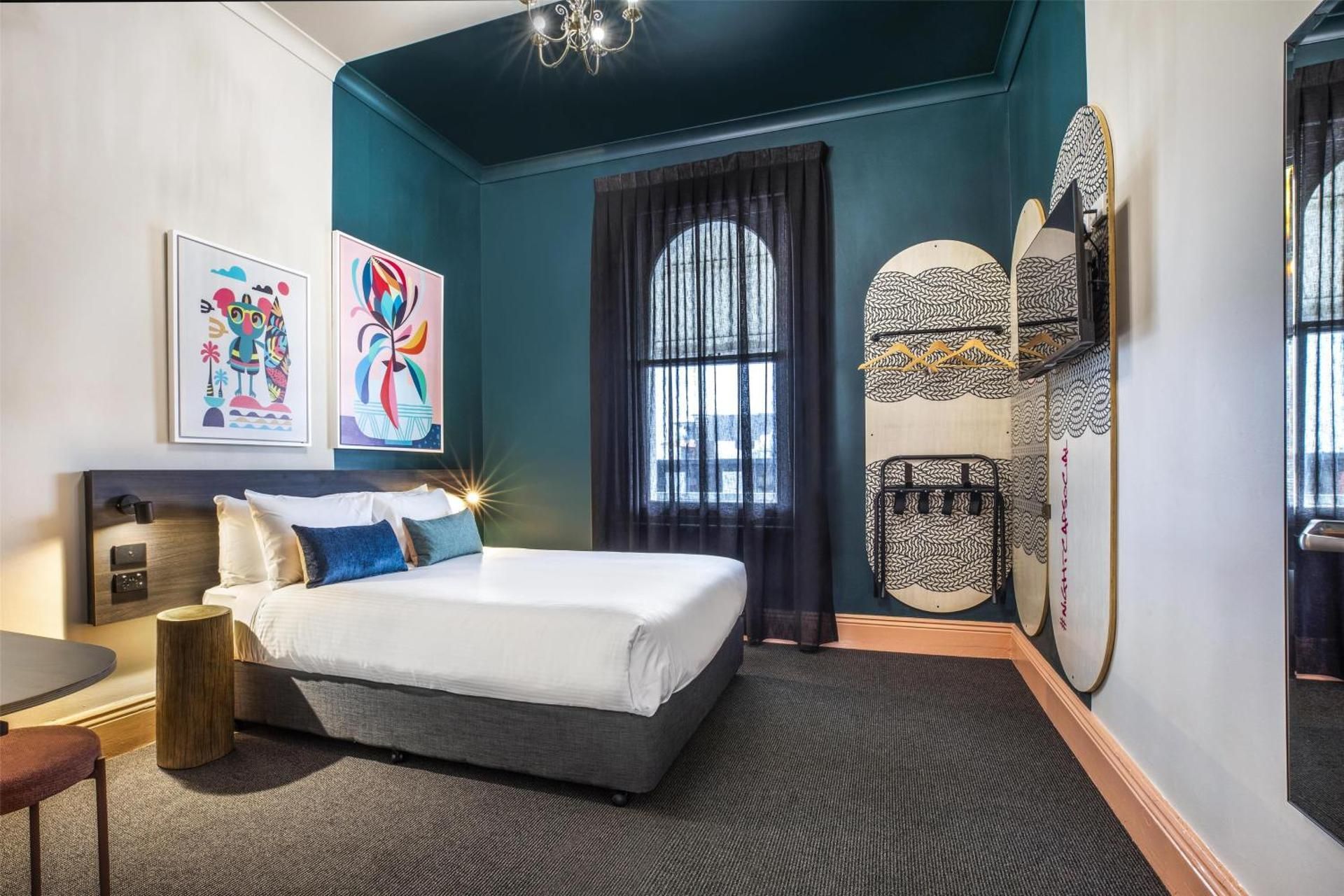 Studio Queen with shared bathroom facilities