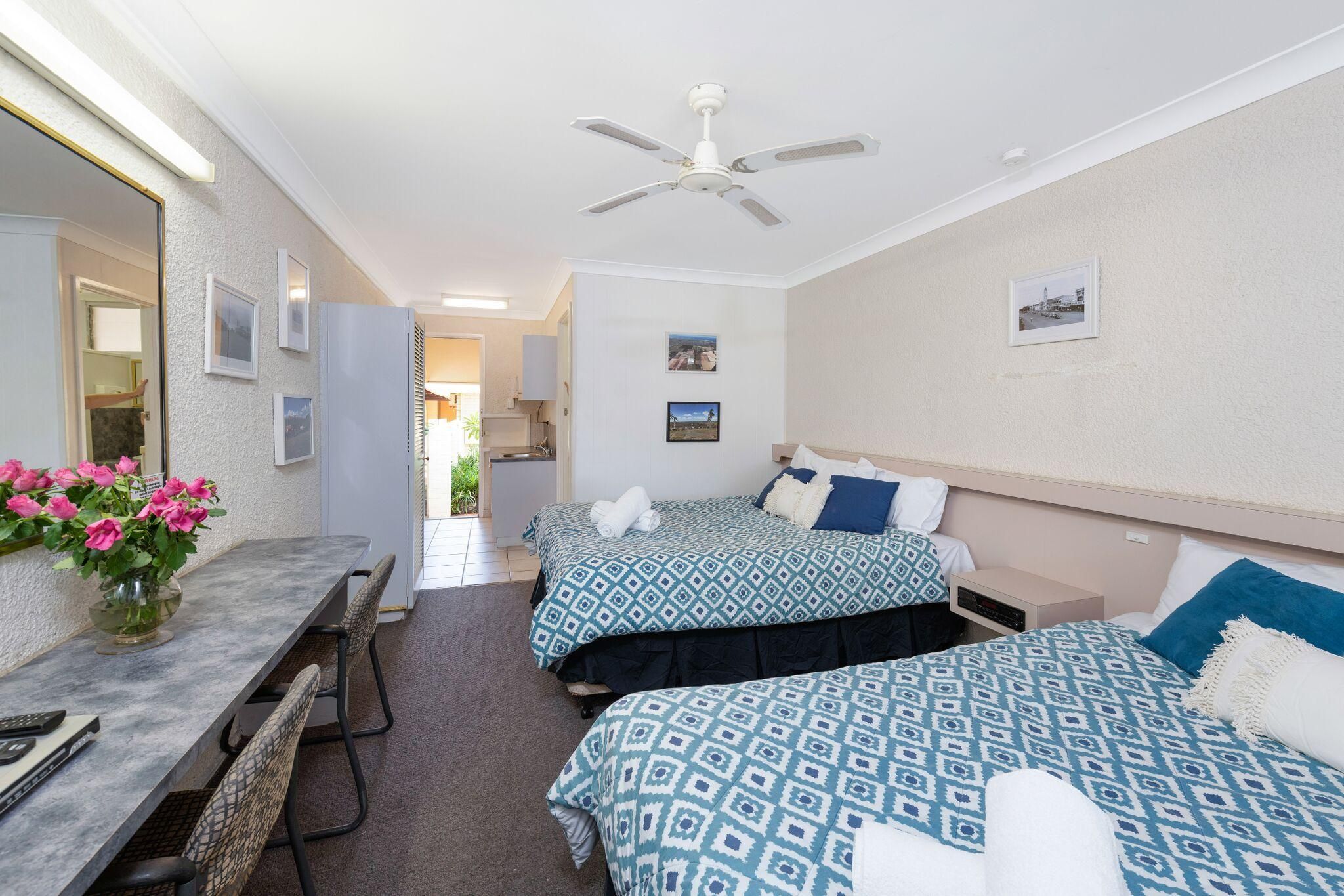 Standard Twin Suite