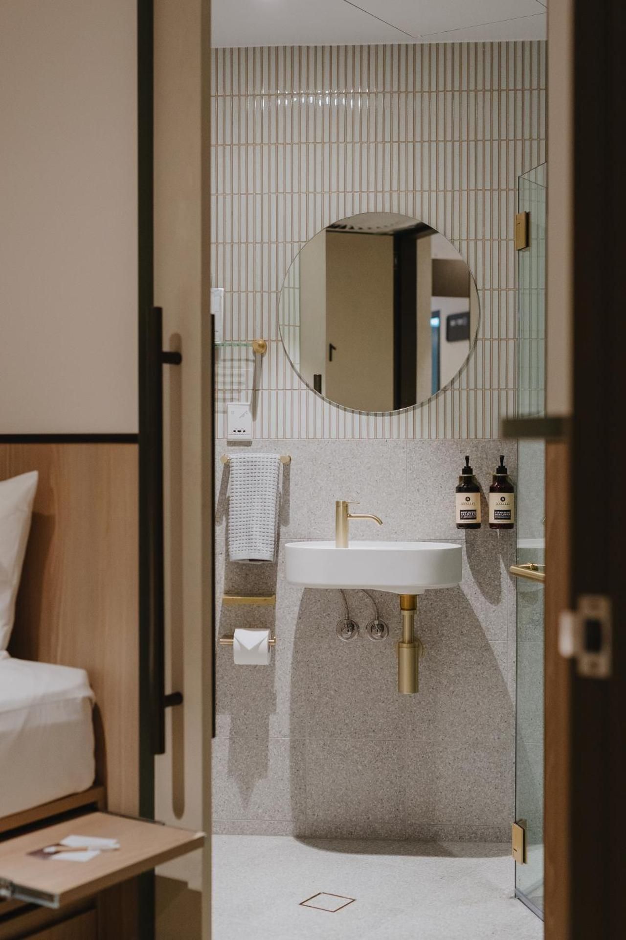 Double Room + $15 F&B Credit