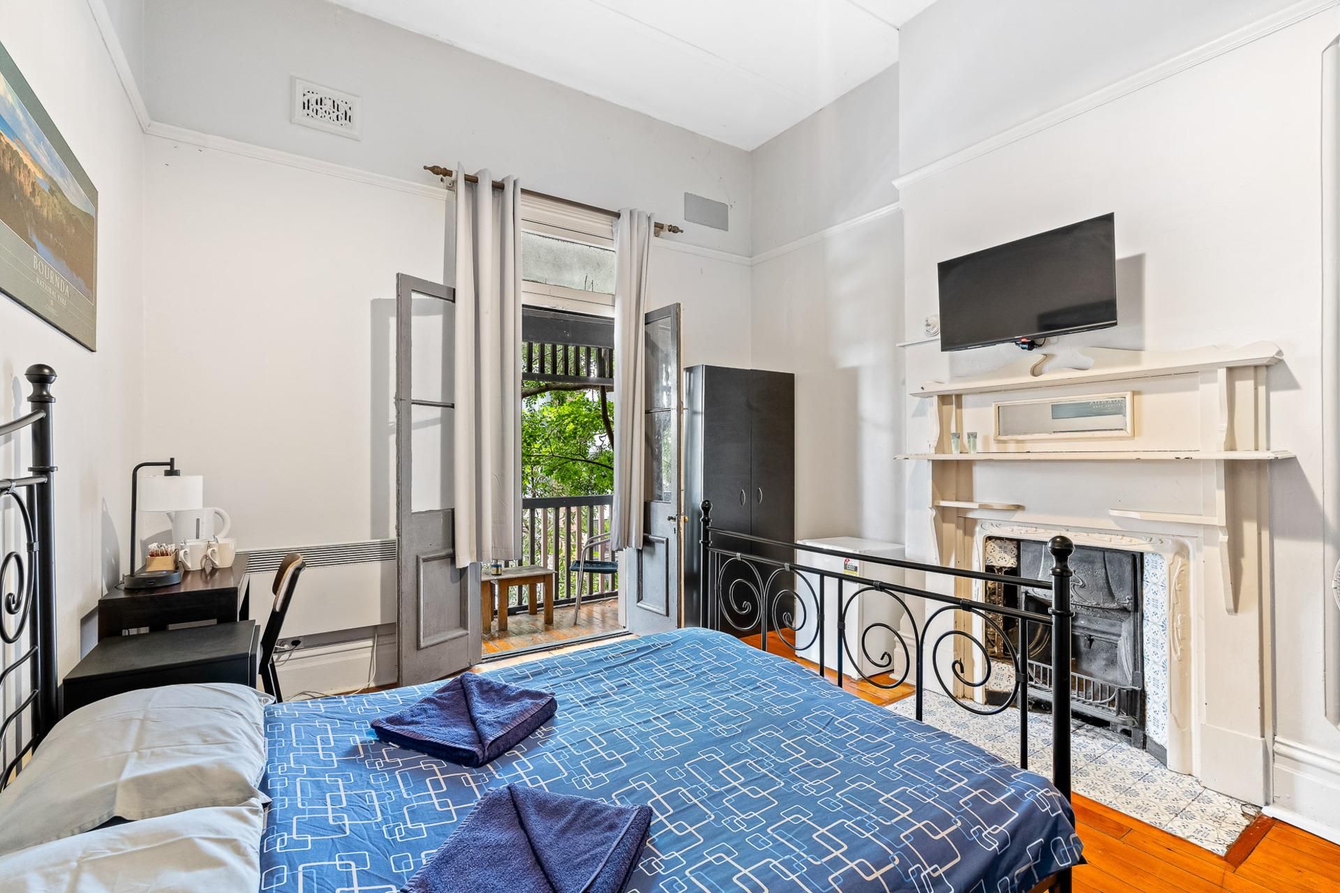 Quadruple with Shared Bathroom