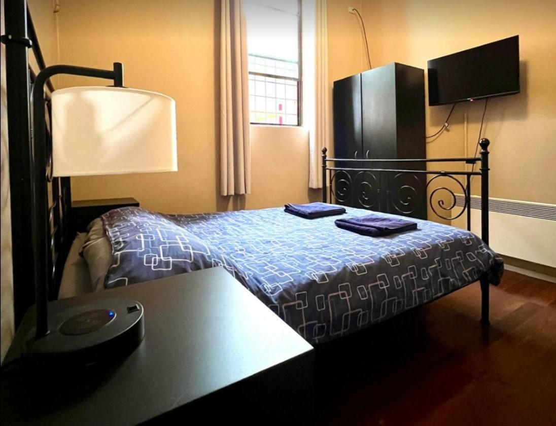 Newtown Backpackers  Double Room with Shared bathroom