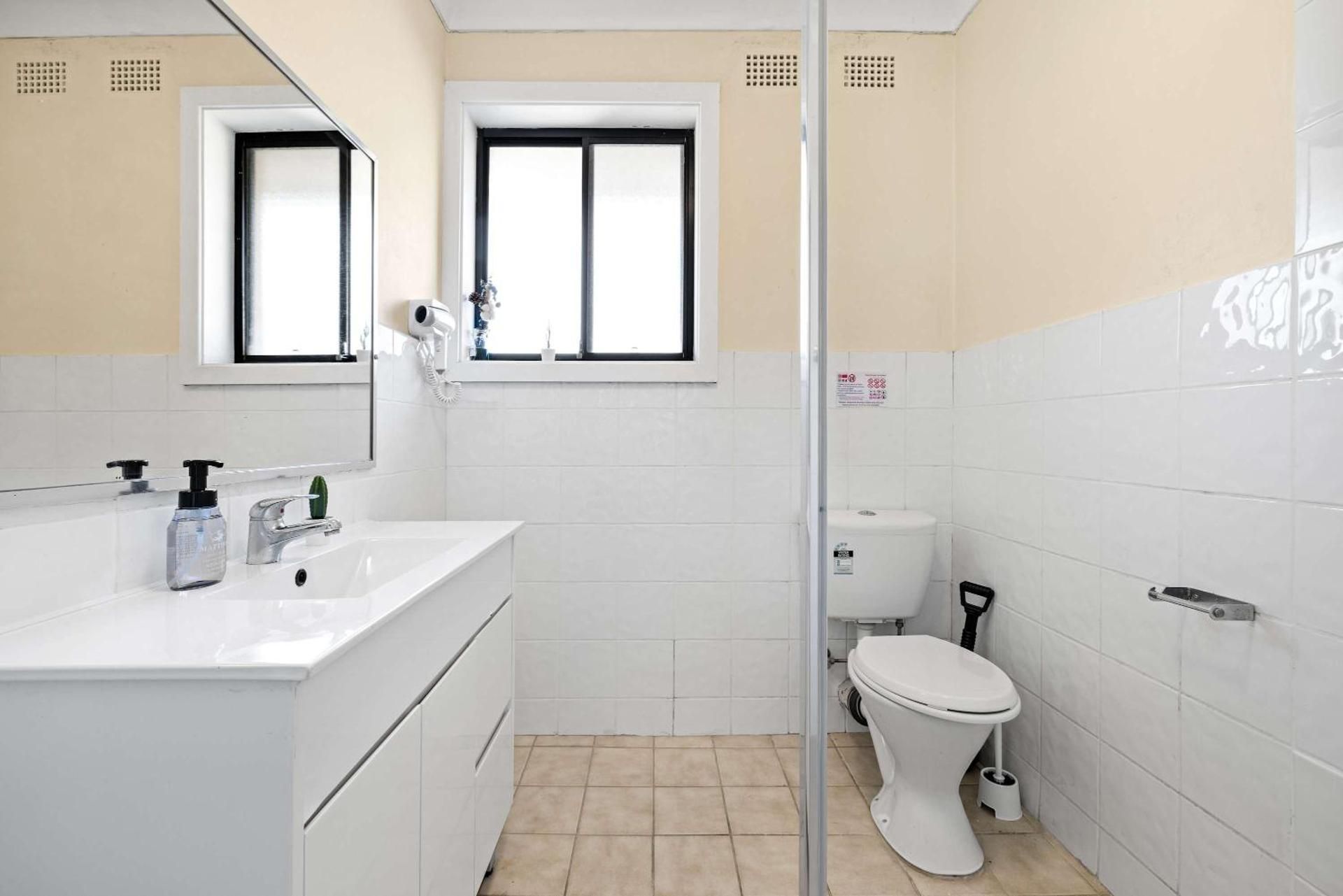 Queen Room with Shared Bathroom