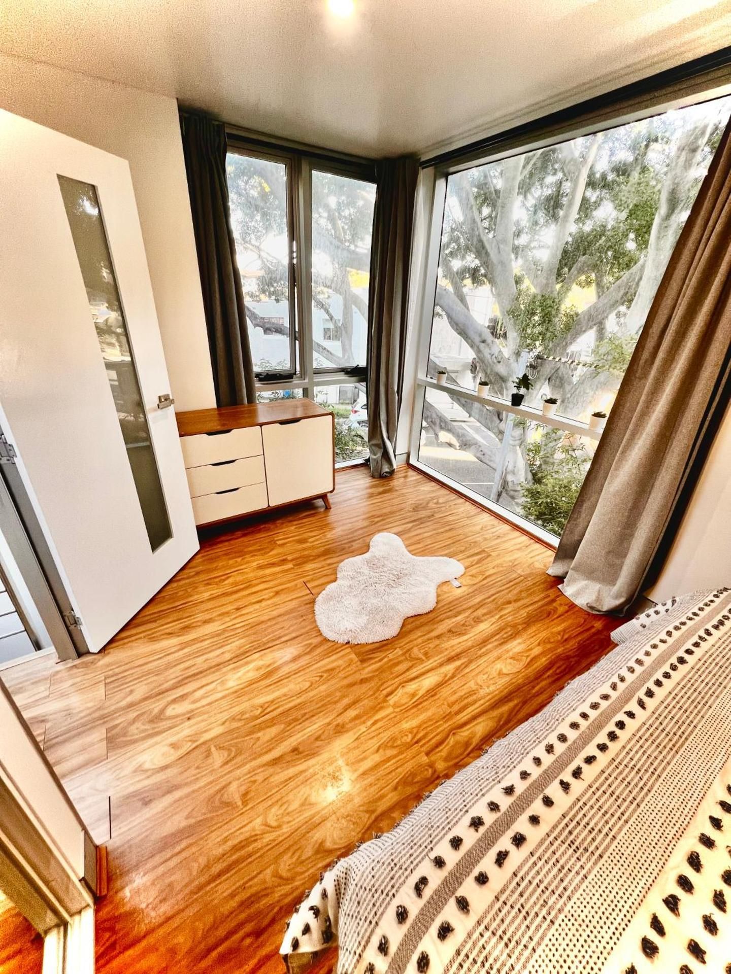 Stunning View room-Steps to Bondi Beach Deluxe Double Room 3