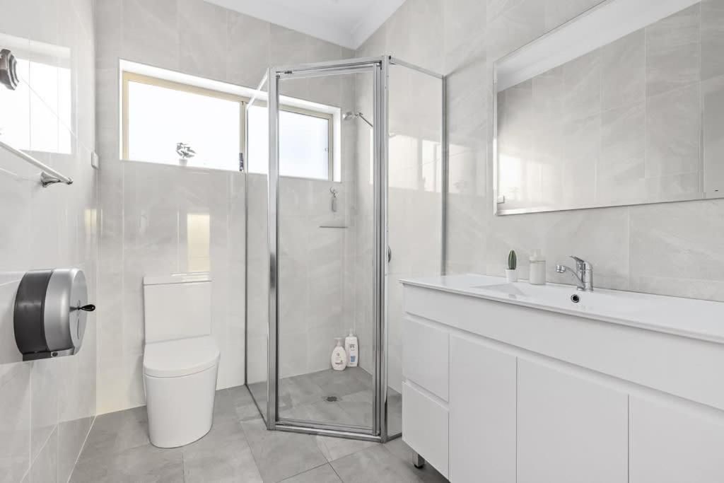 Queen Room with Shared Bathroom