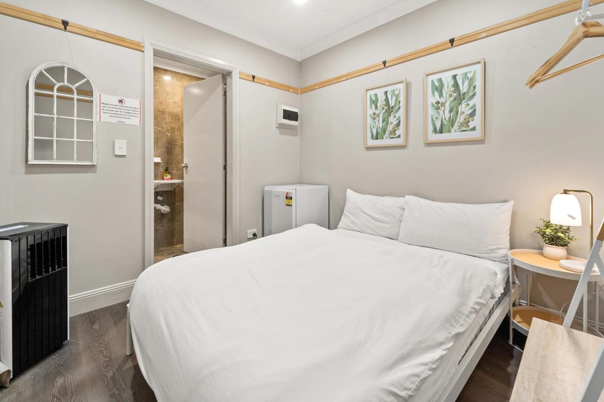 Double Bedroom with Private Inside Bathroom