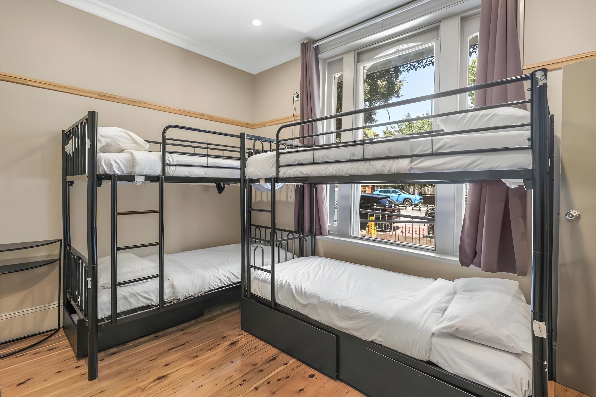 Mixed POD En-Suite Bathroom- 4 People Bedroom