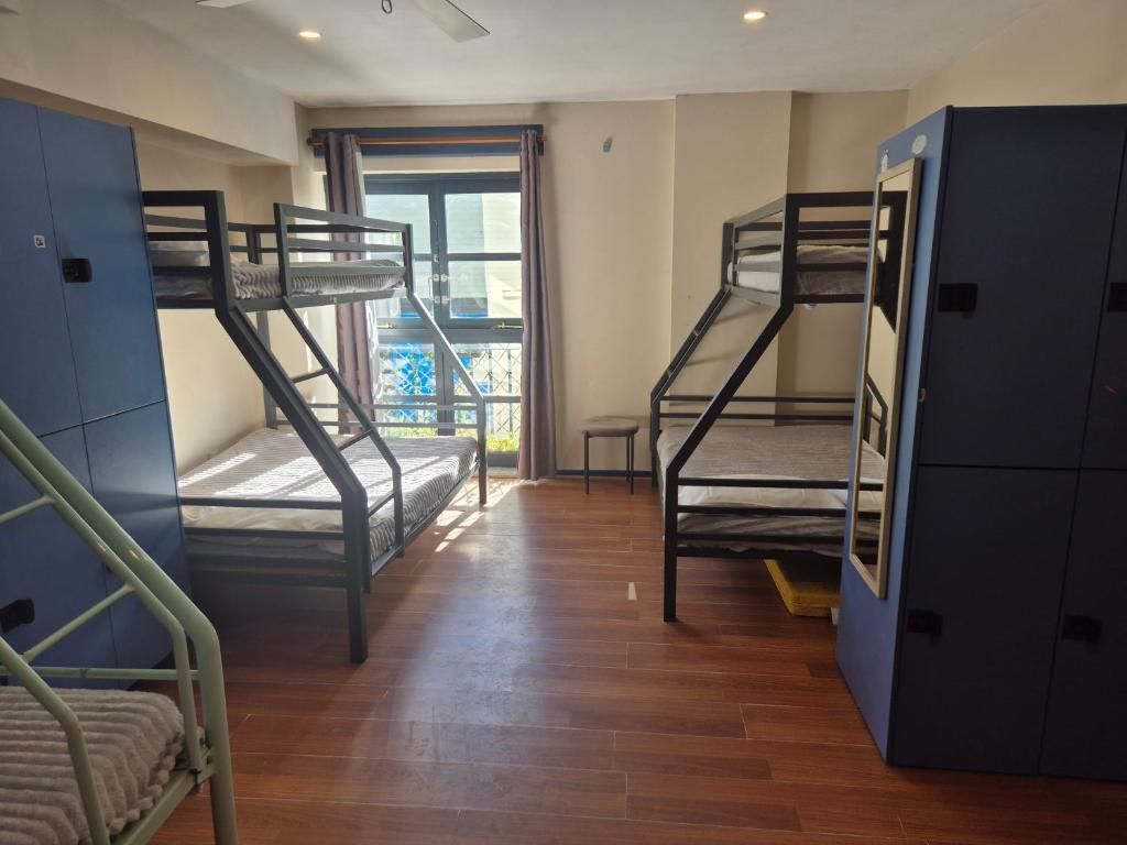 Bed in 6 Berth with Ensuite Female Dorm 001 Ages 18-35 Years