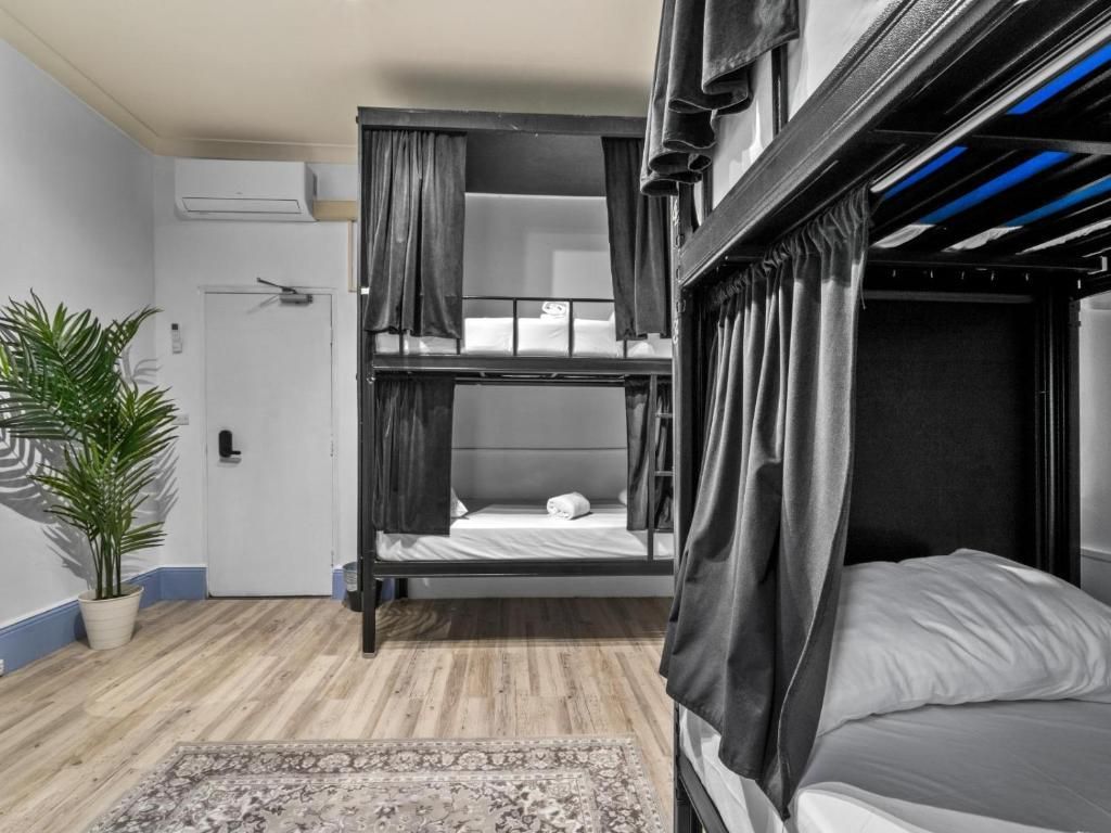 Mixed Dorm