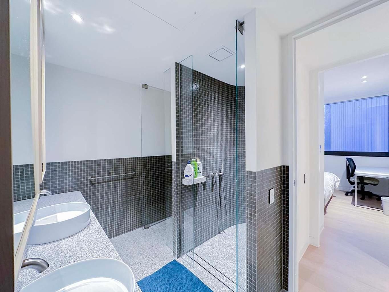 Pyrmont Guest House Air-Con Standard Double Room with Shared Bathroom 2