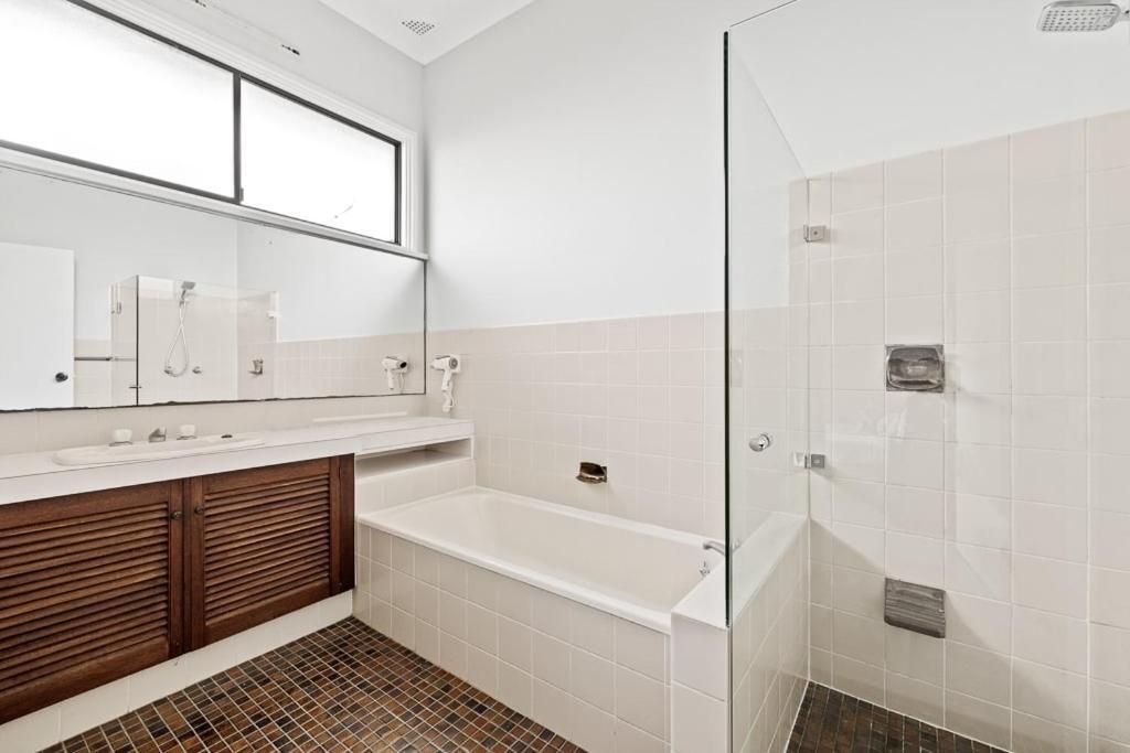 Queen Room with Shared Bathroom