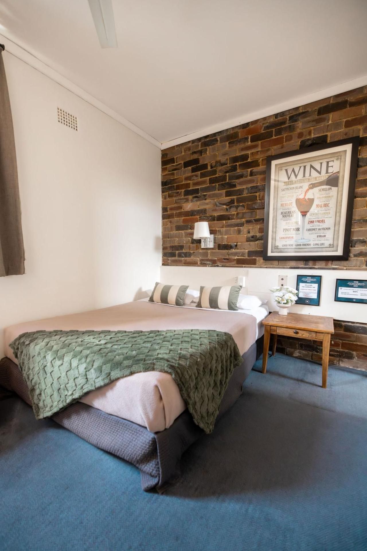 Hornsby Inn Standard Double Room 3