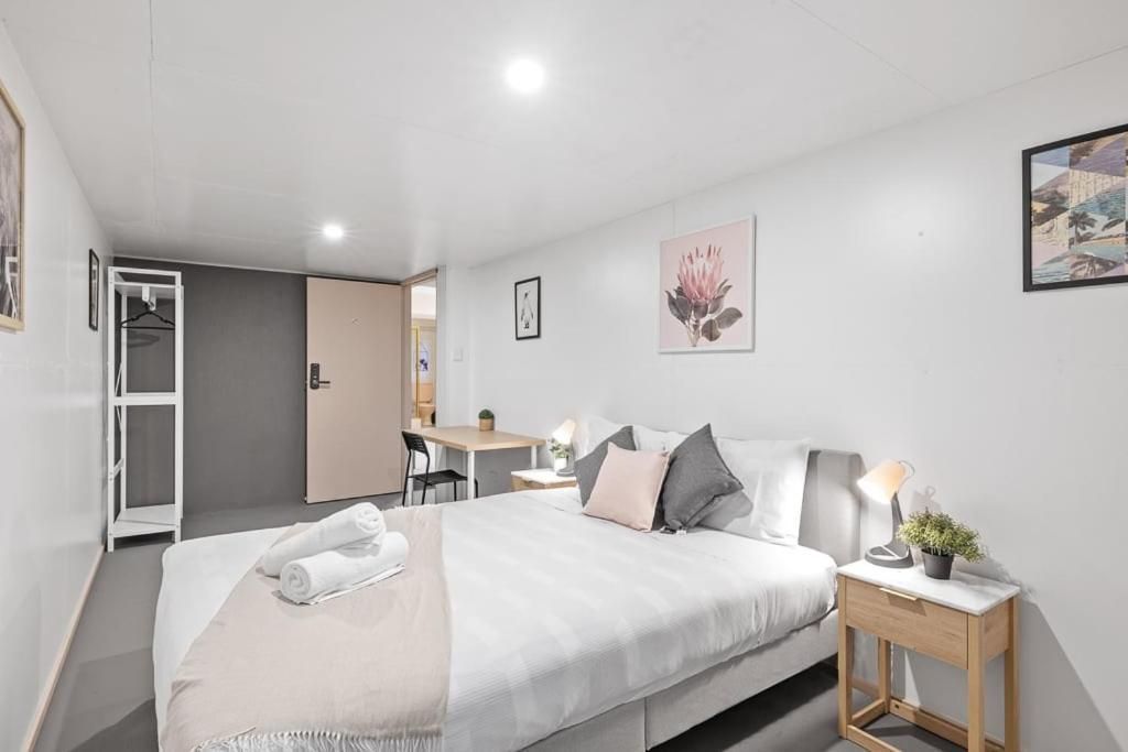 Queen Room with Shared Bathroom
