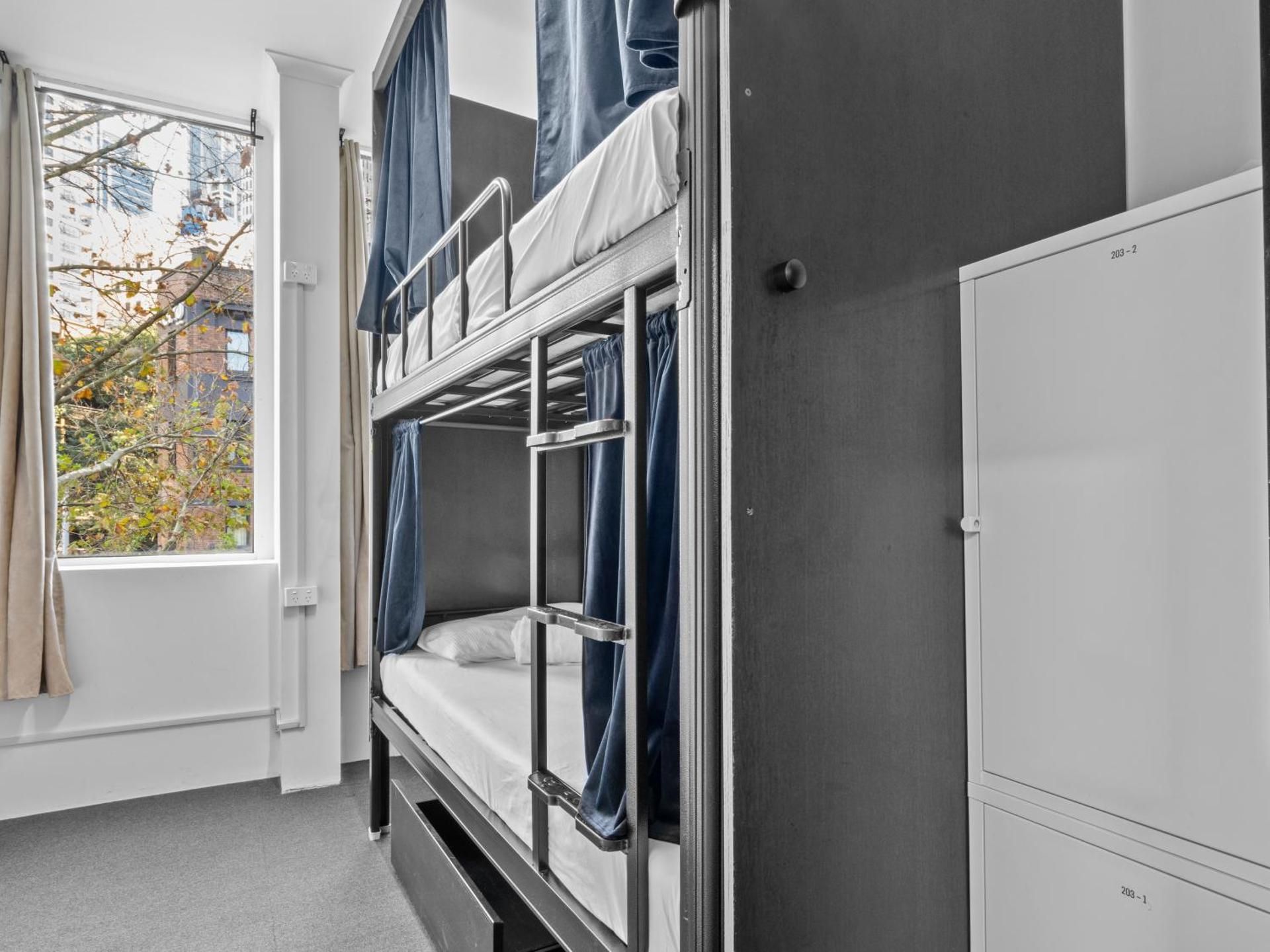 Private Room for 2 Guests - Shared Bathroom