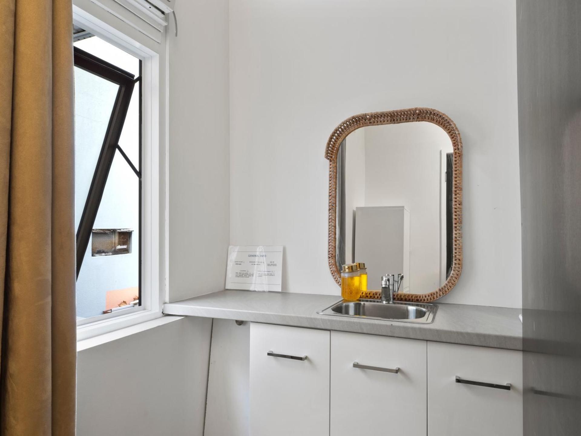 Mixed Pod Twin with Ensuite Bathroom