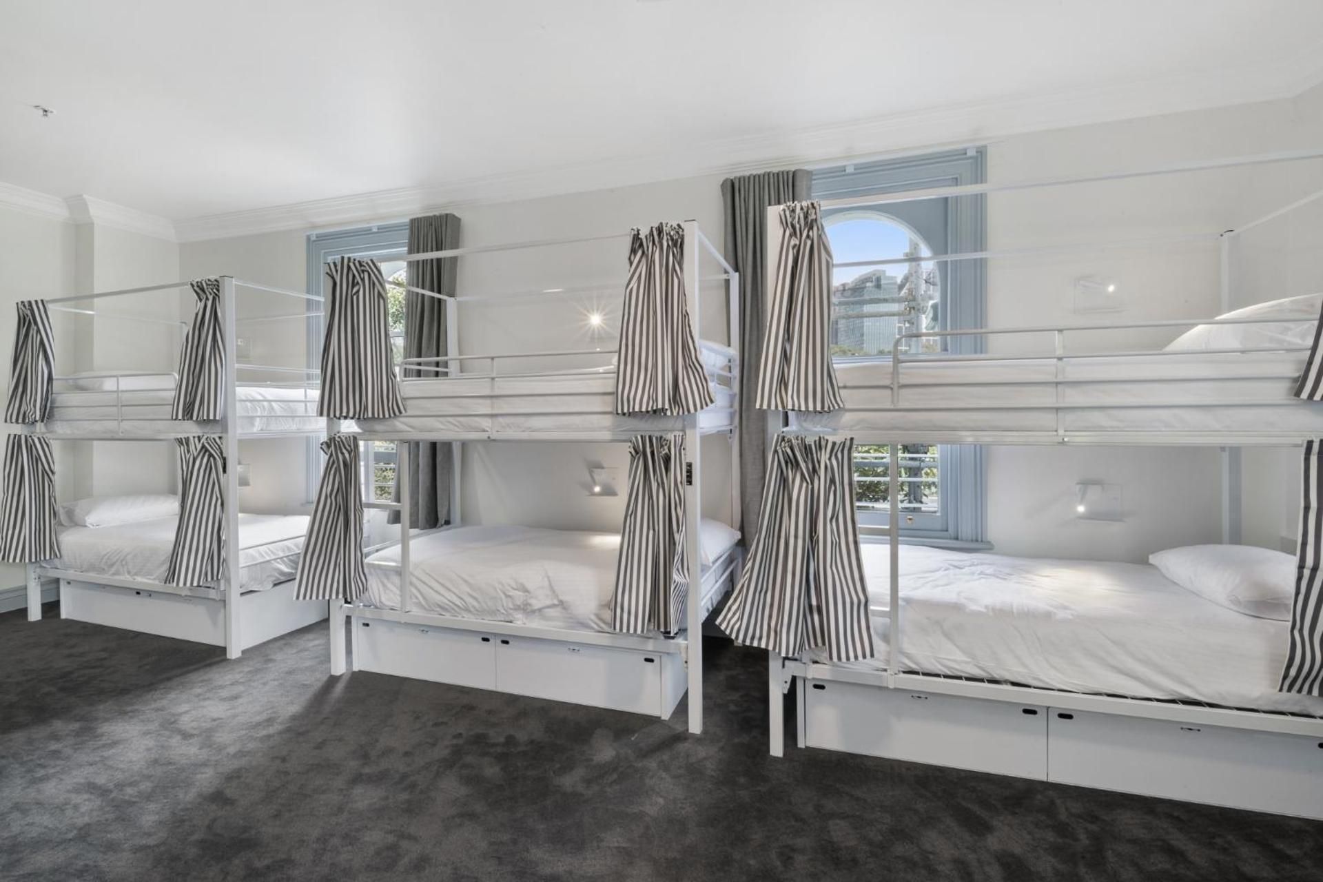 1 Person in 10-Bed Dormitory with En-Suite Bathroom - Mixed