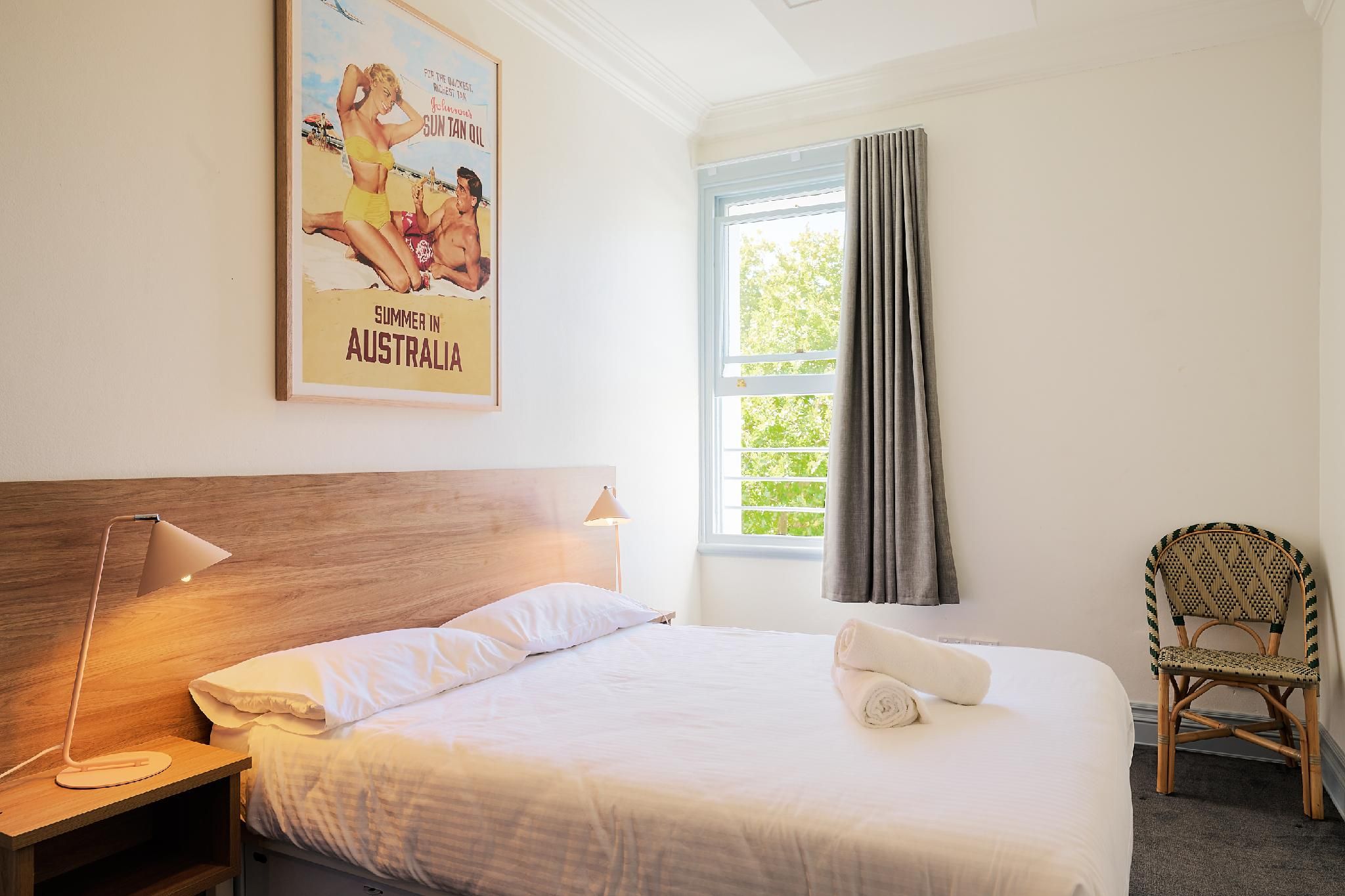 The Pacific House Double Room with Shared Bathroom 3